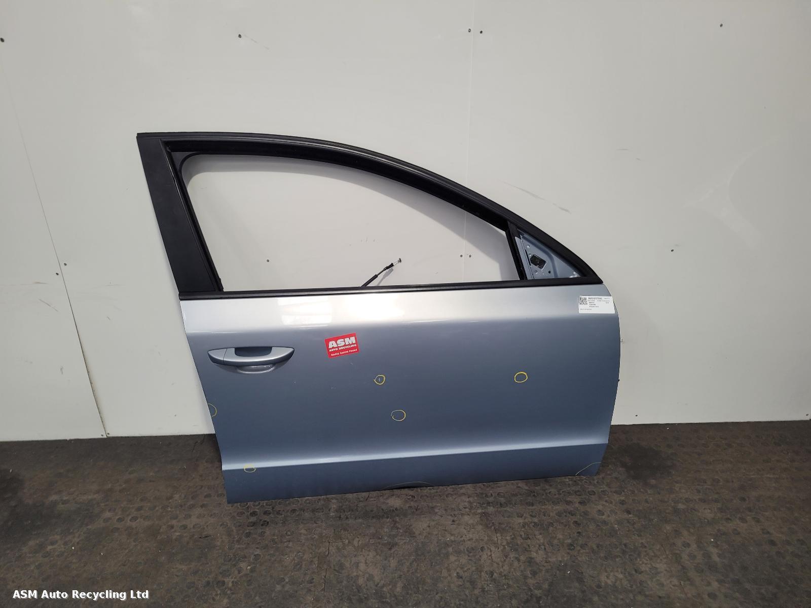 View Auto part R Front Door Skoda Superb 2011
