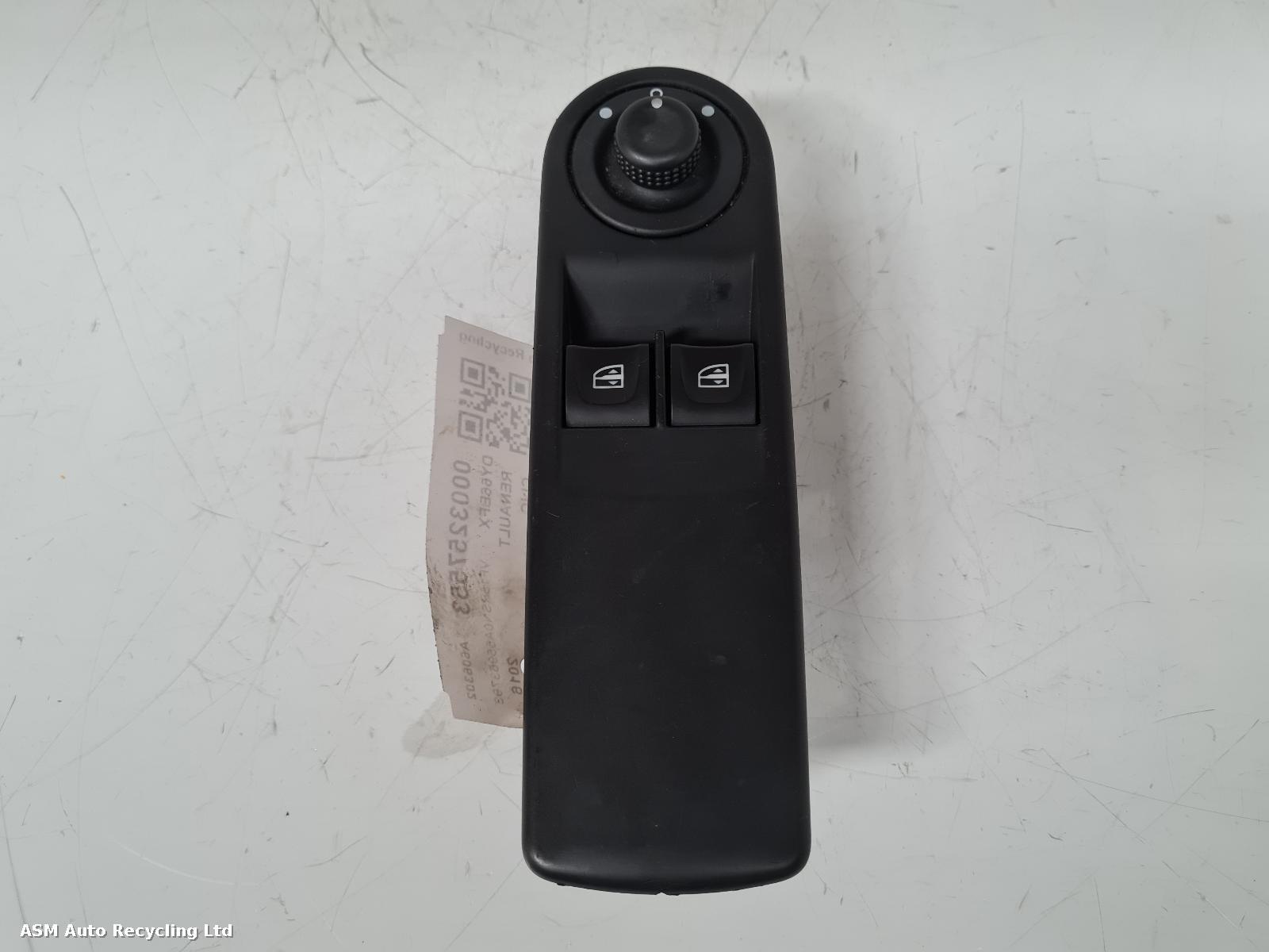 View Auto part Elect. Window Switch Renault Clio 2016