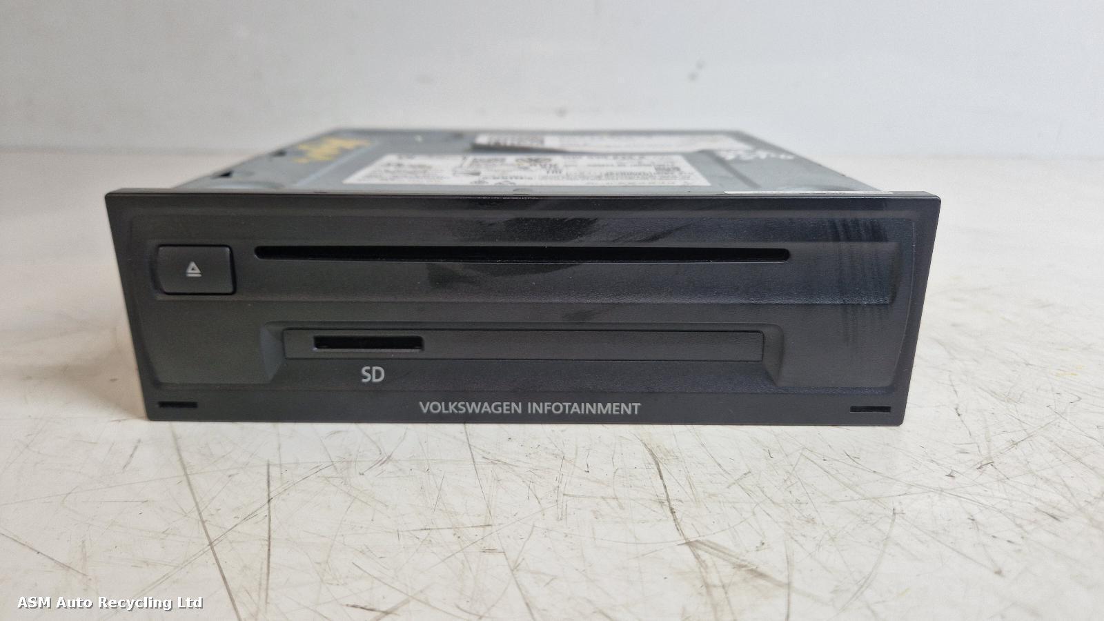 View Auto part CD Changer Volkswagen Golf 2017