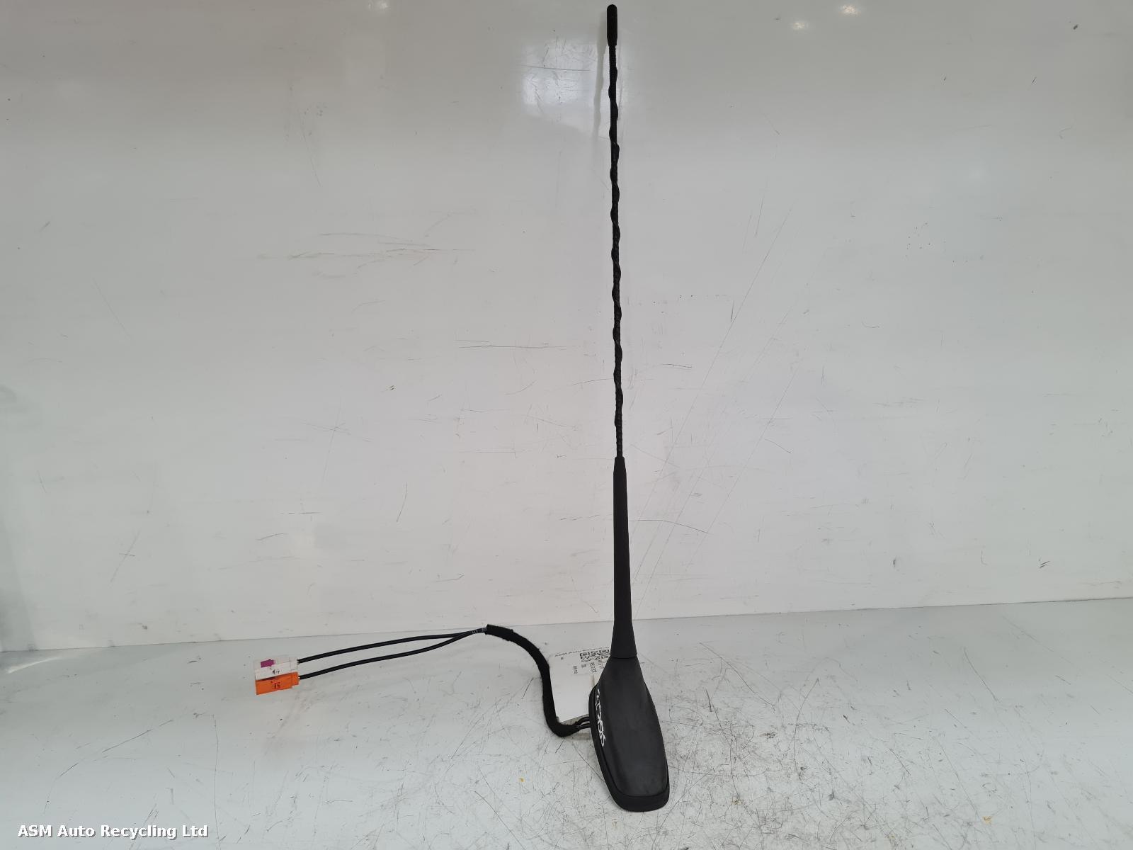 View Auto part Antenna Peugeot 208 2015
