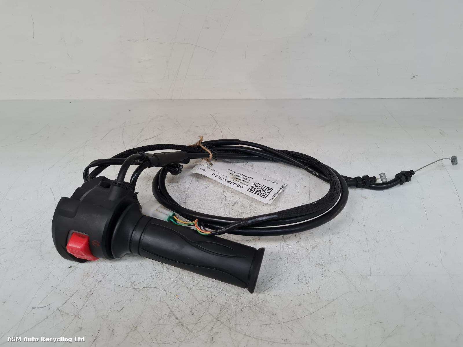 View Auto part RH Switch Gear Keeway V Cruise 125 2024