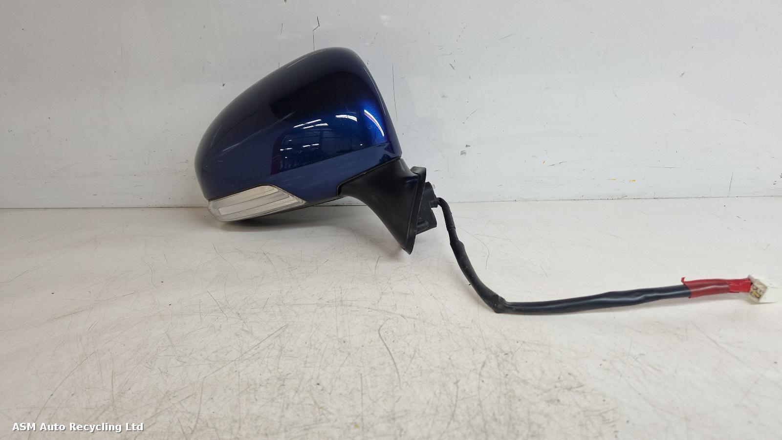 View Auto part R Door Mirror Toyota Prius 2009