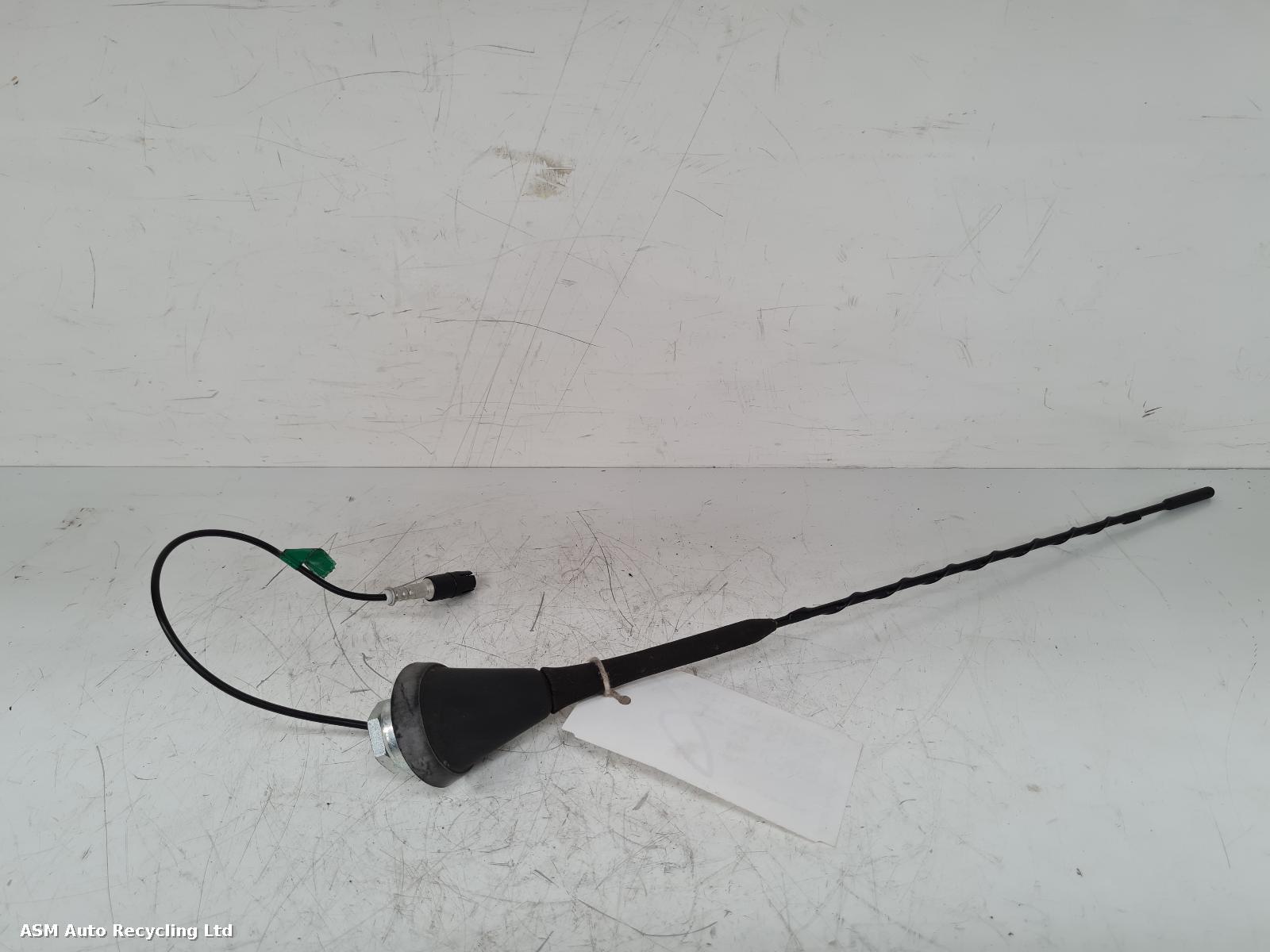 View Auto part Antenna Fiat 500 2010