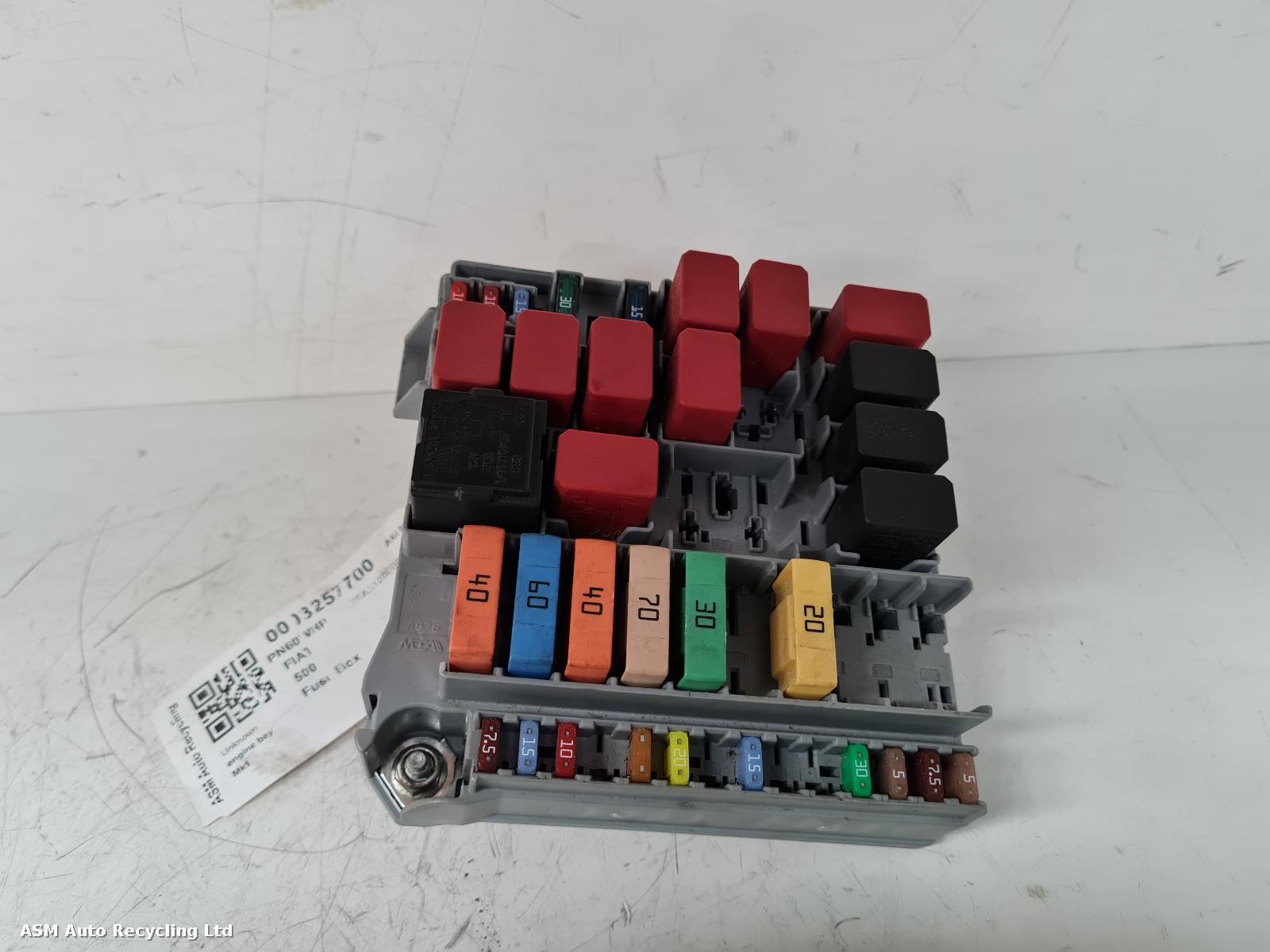 View Auto part Fuse Box Fiat 500 2010
