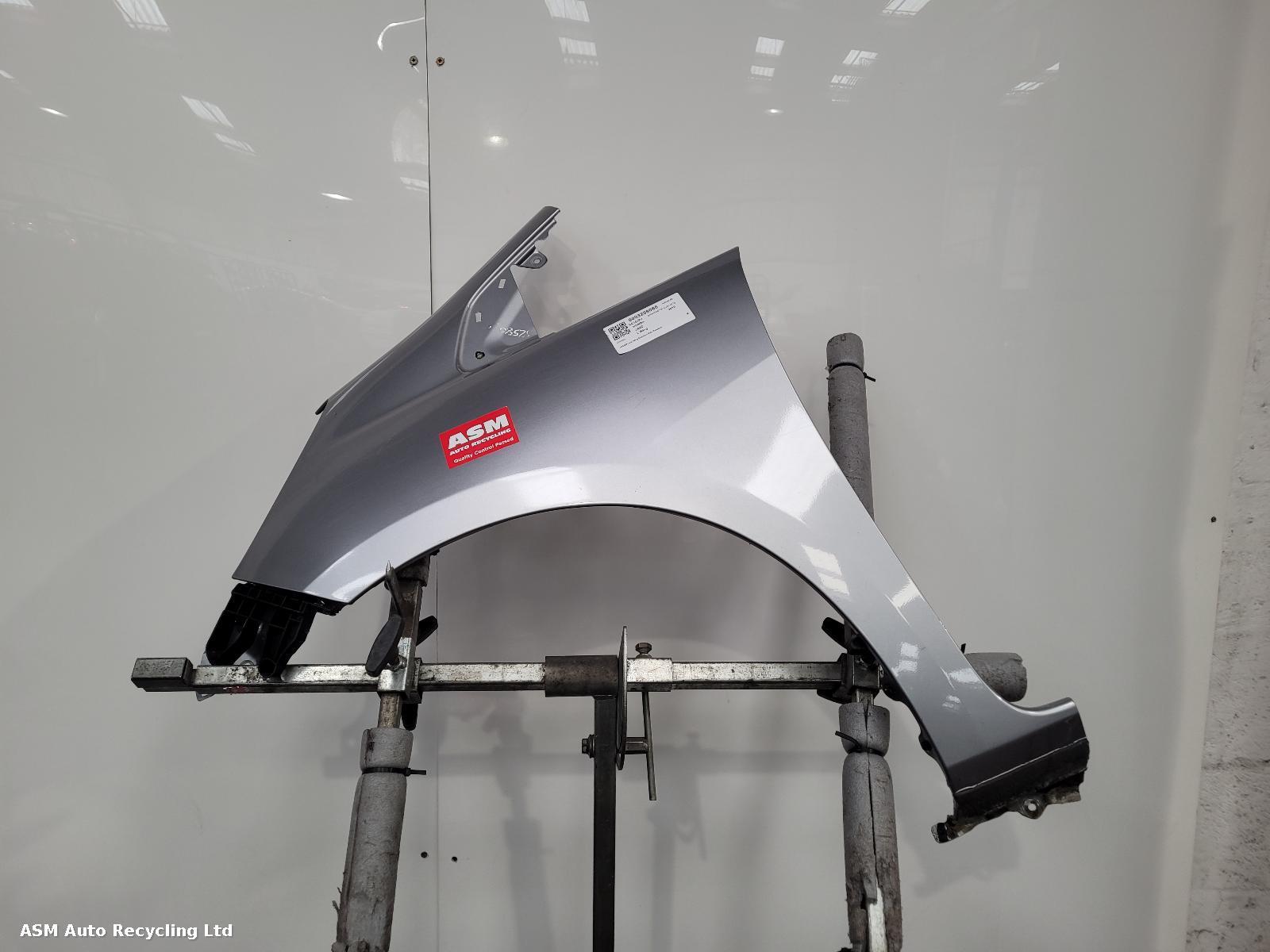 View Auto part L Wing Honda Jazz 2010