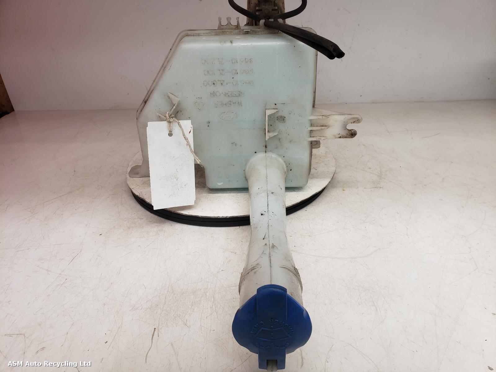 View Auto part Washer Bottle Hyundai I30 2011