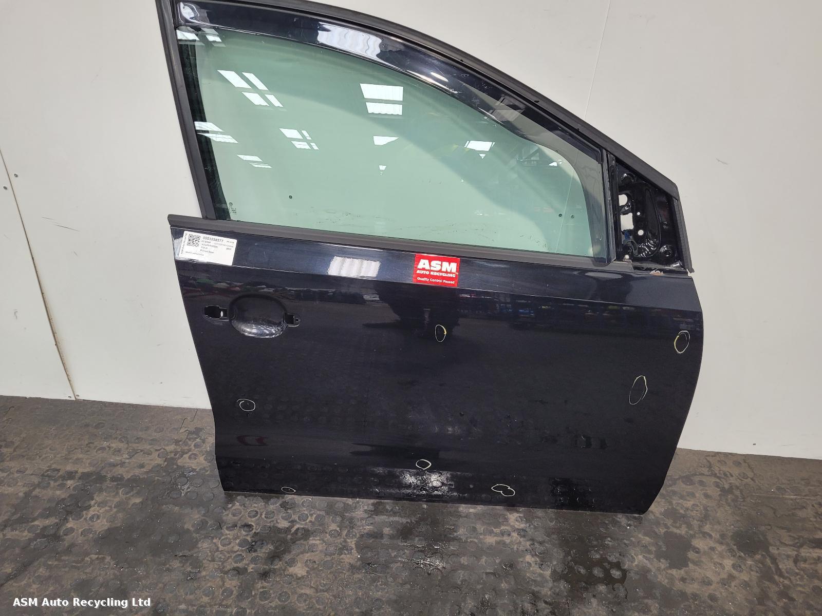 View Auto part R Front Door Volkswagen Polo 2010