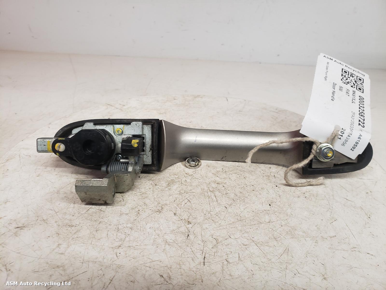 View Auto part Door Handle Fiat 500 2011