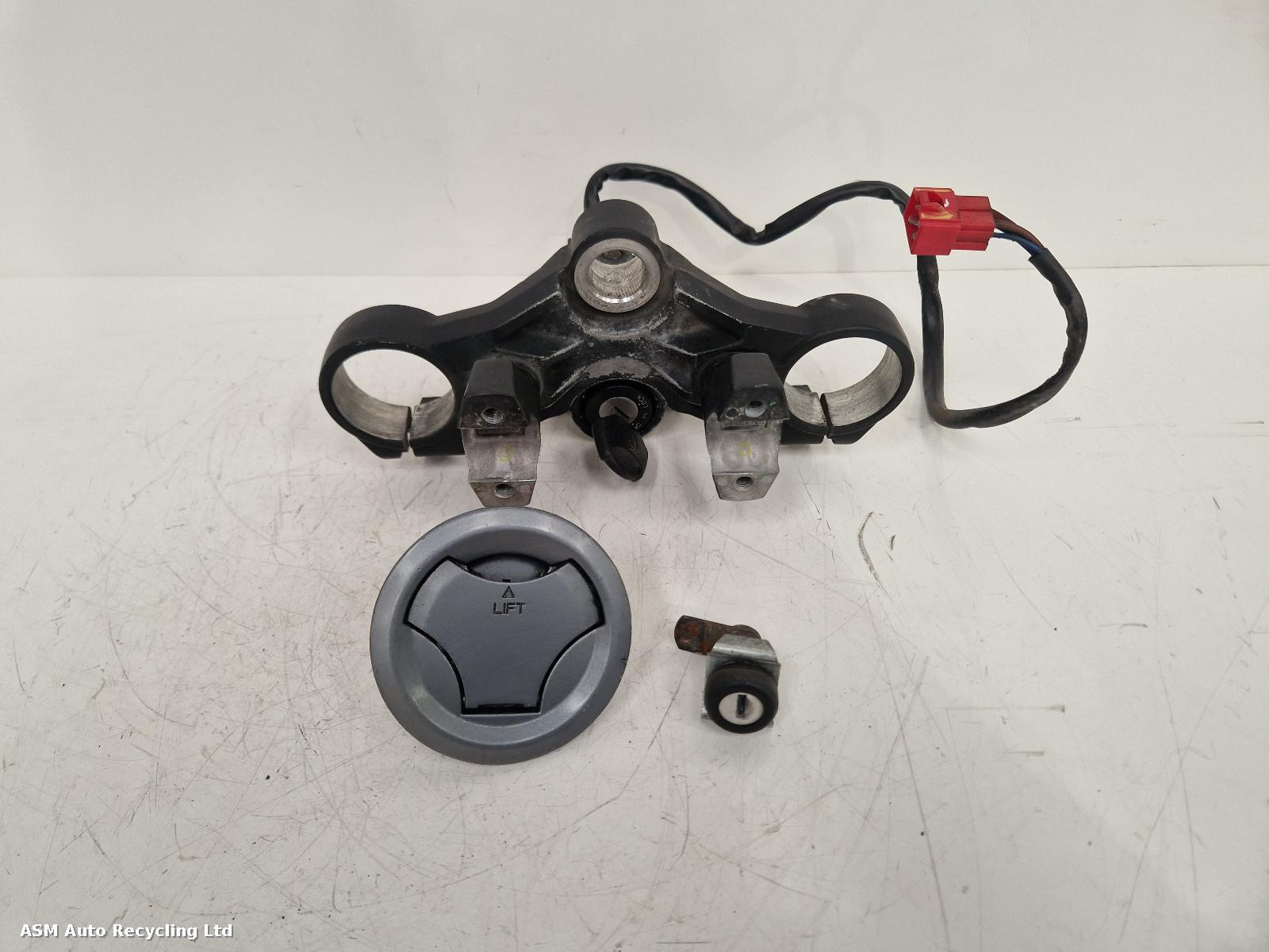 View Auto part Comp.Lock Set + Keys Yamaha Mt 125 2015