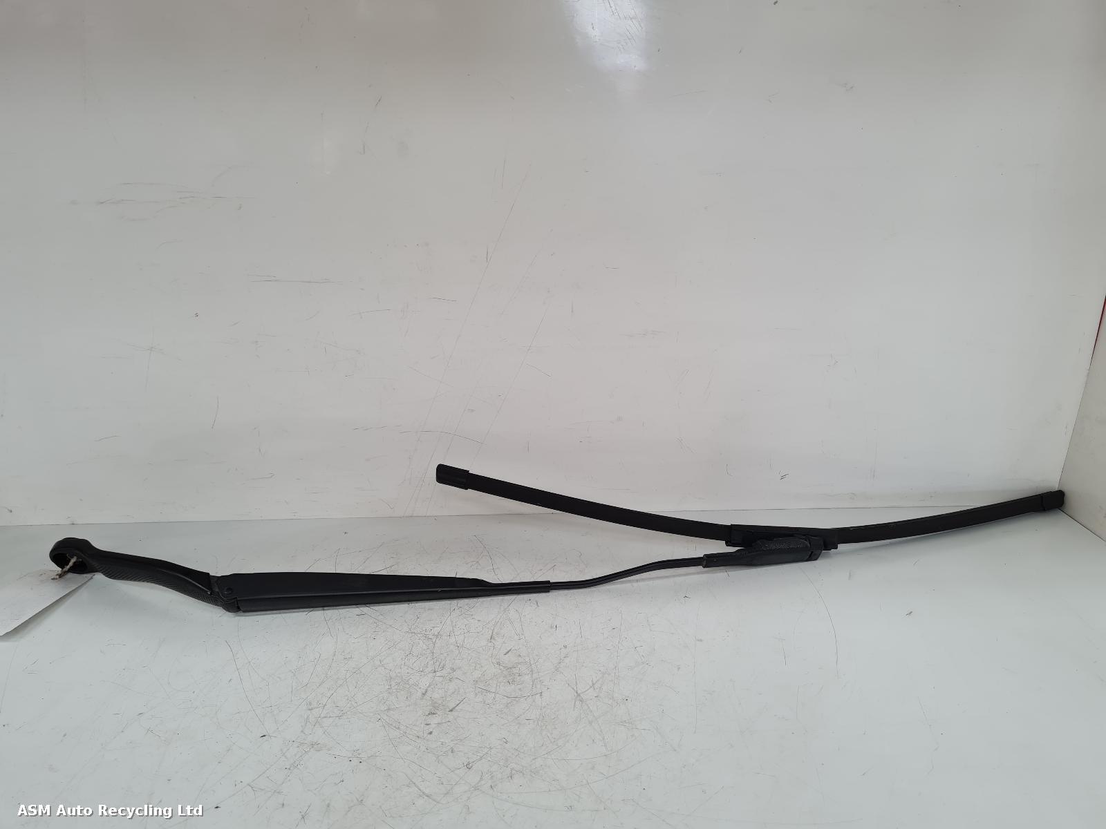 View Auto part Wiper Arm Nissan Qashqai 2012
