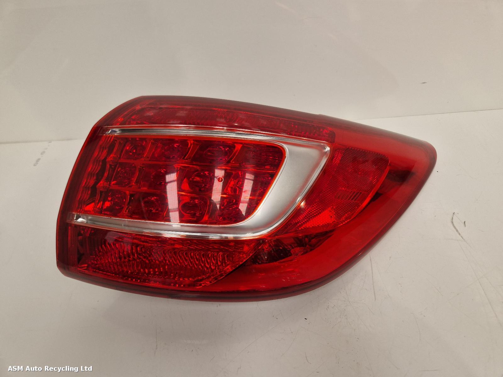 View Auto part R Taillight Kia Sportage 2013
