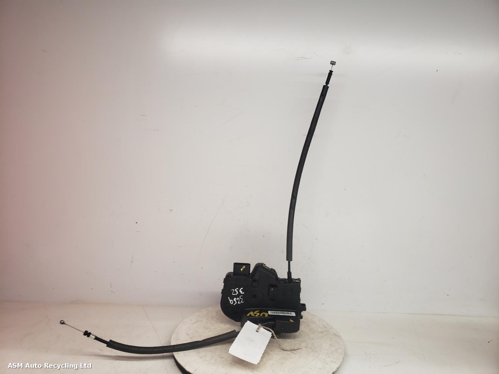 View Auto part Door Lock Assembly Kia Sportage 2014