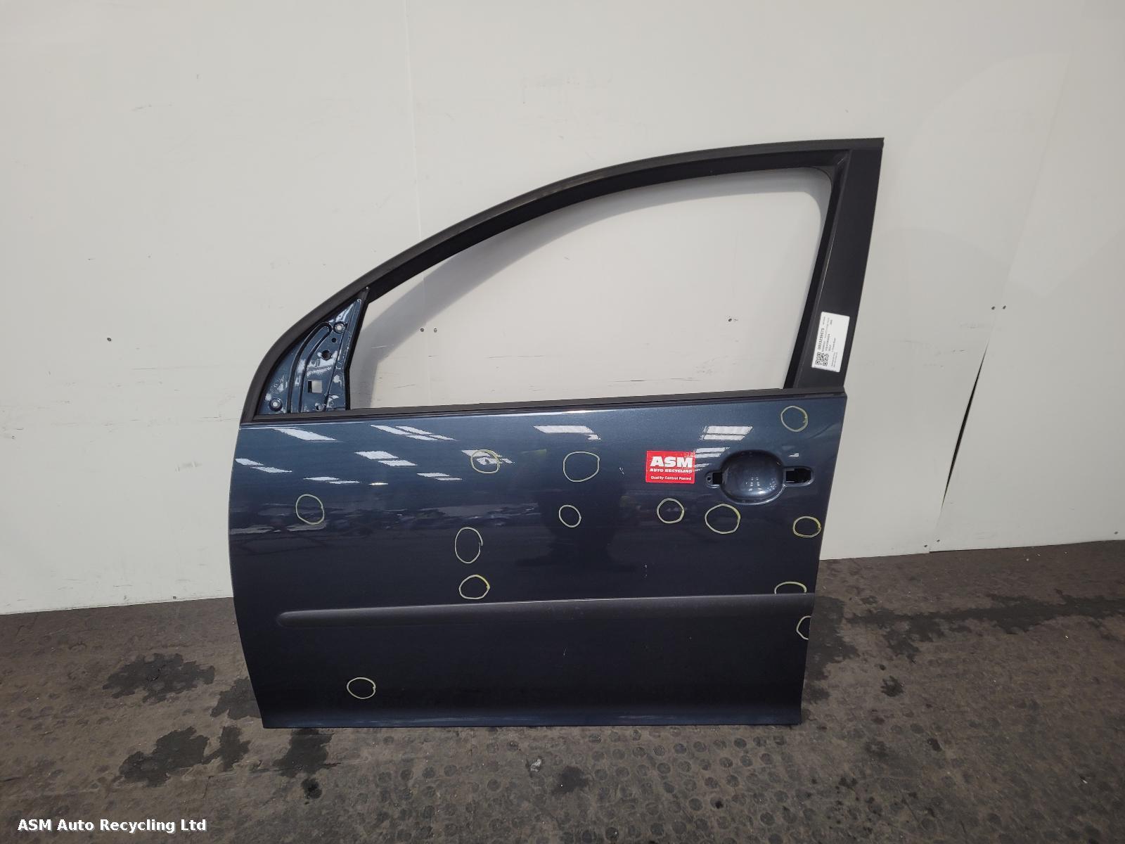View Auto part L Front Door Volkswagen Golf 2006