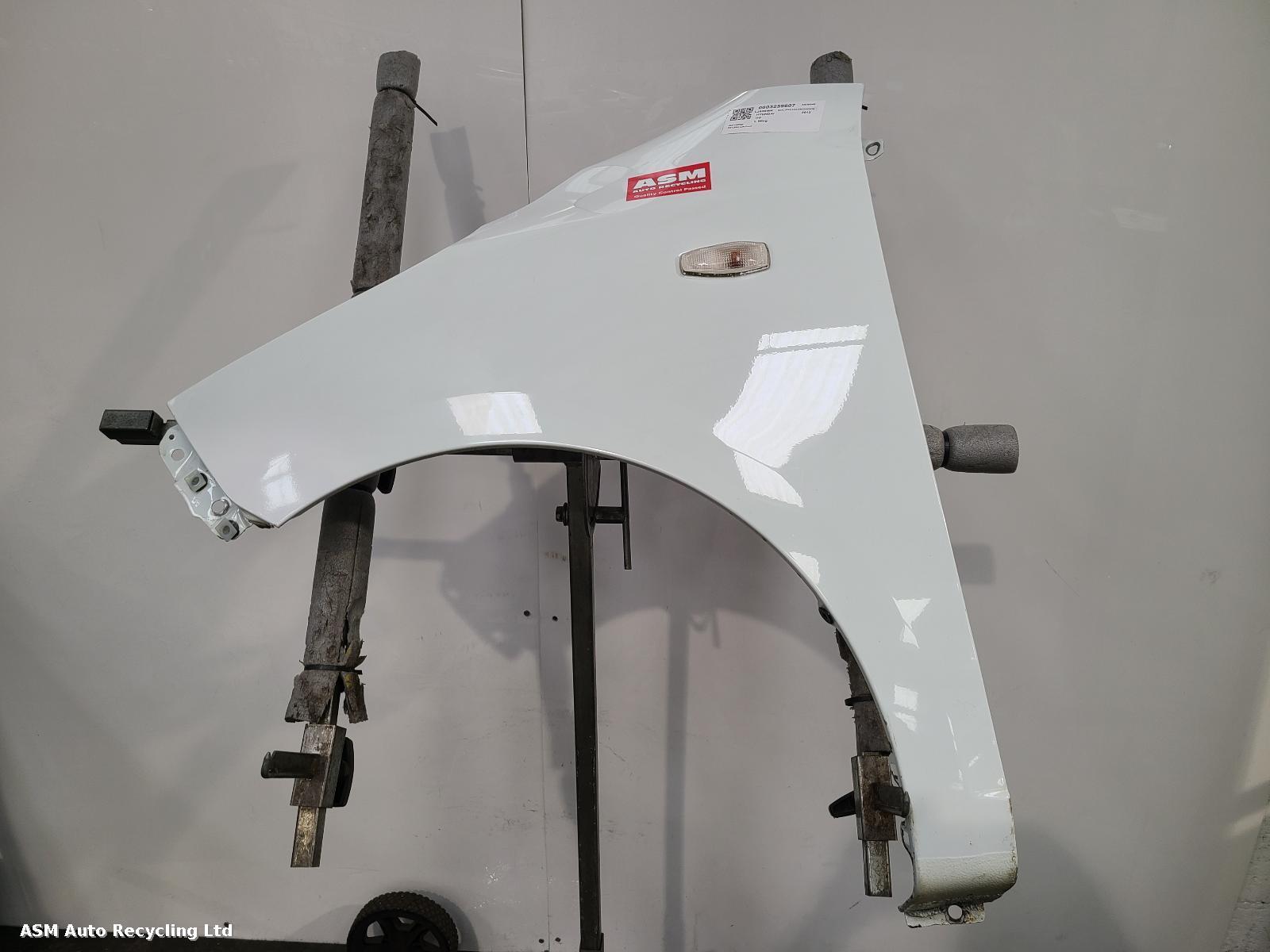 View Auto part L Wing Hyundai I10 2012