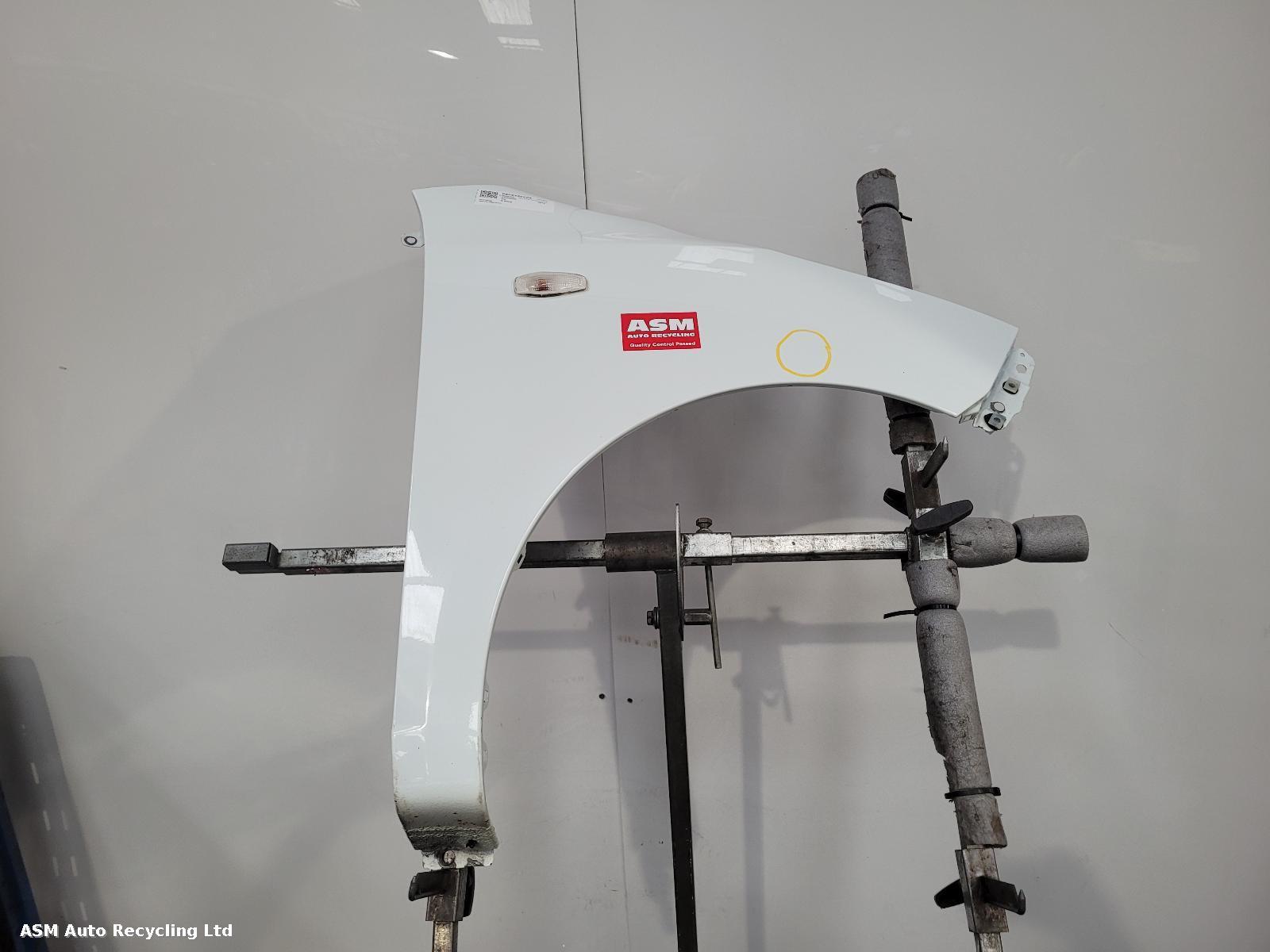 View Auto part R Wing Hyundai I10 2012