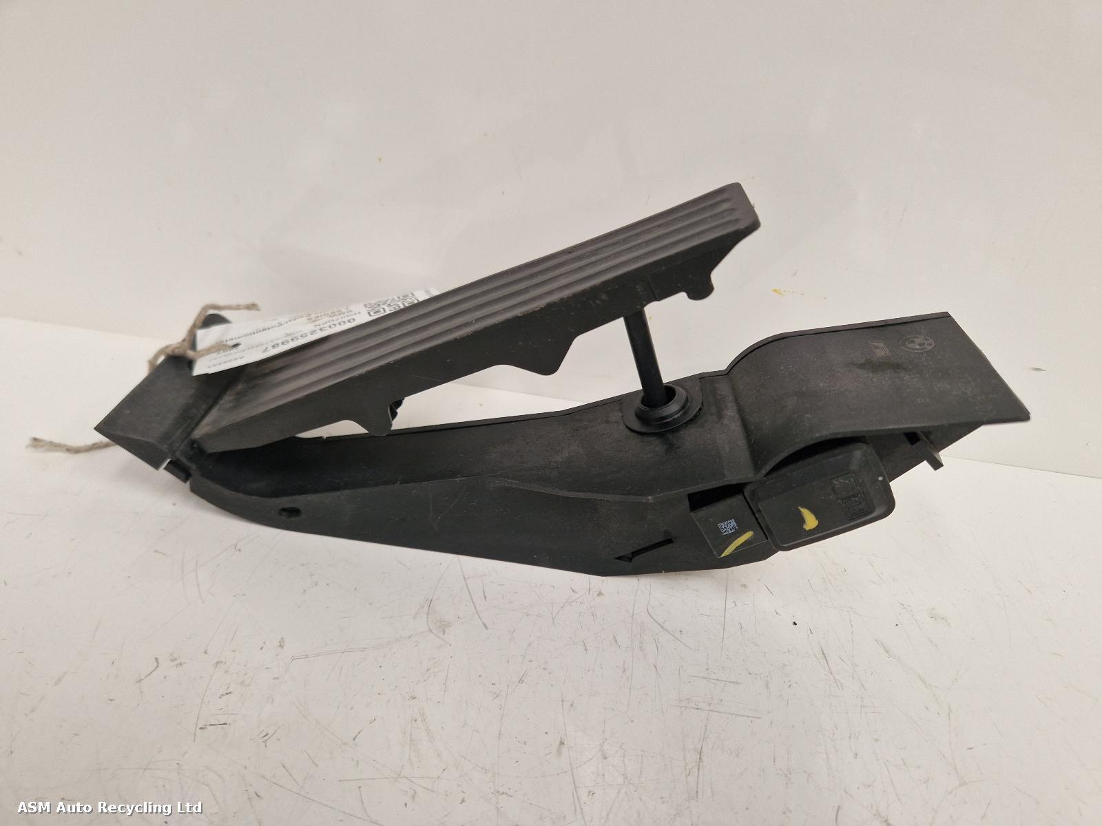 View Auto part Pedal Potentiometer Bmw 3 Series 2007