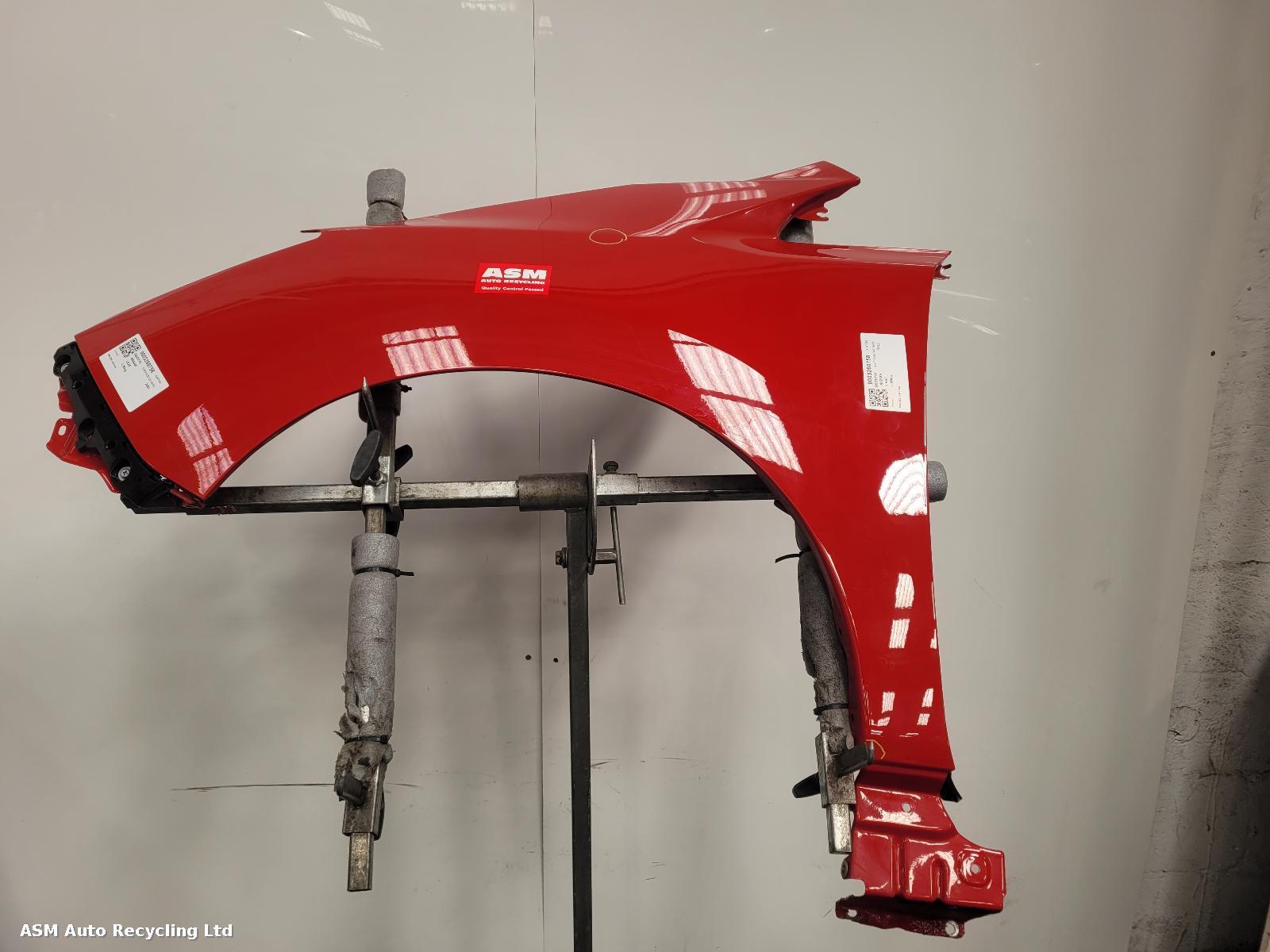 View Auto part L Wing Nissan Leaf 2023