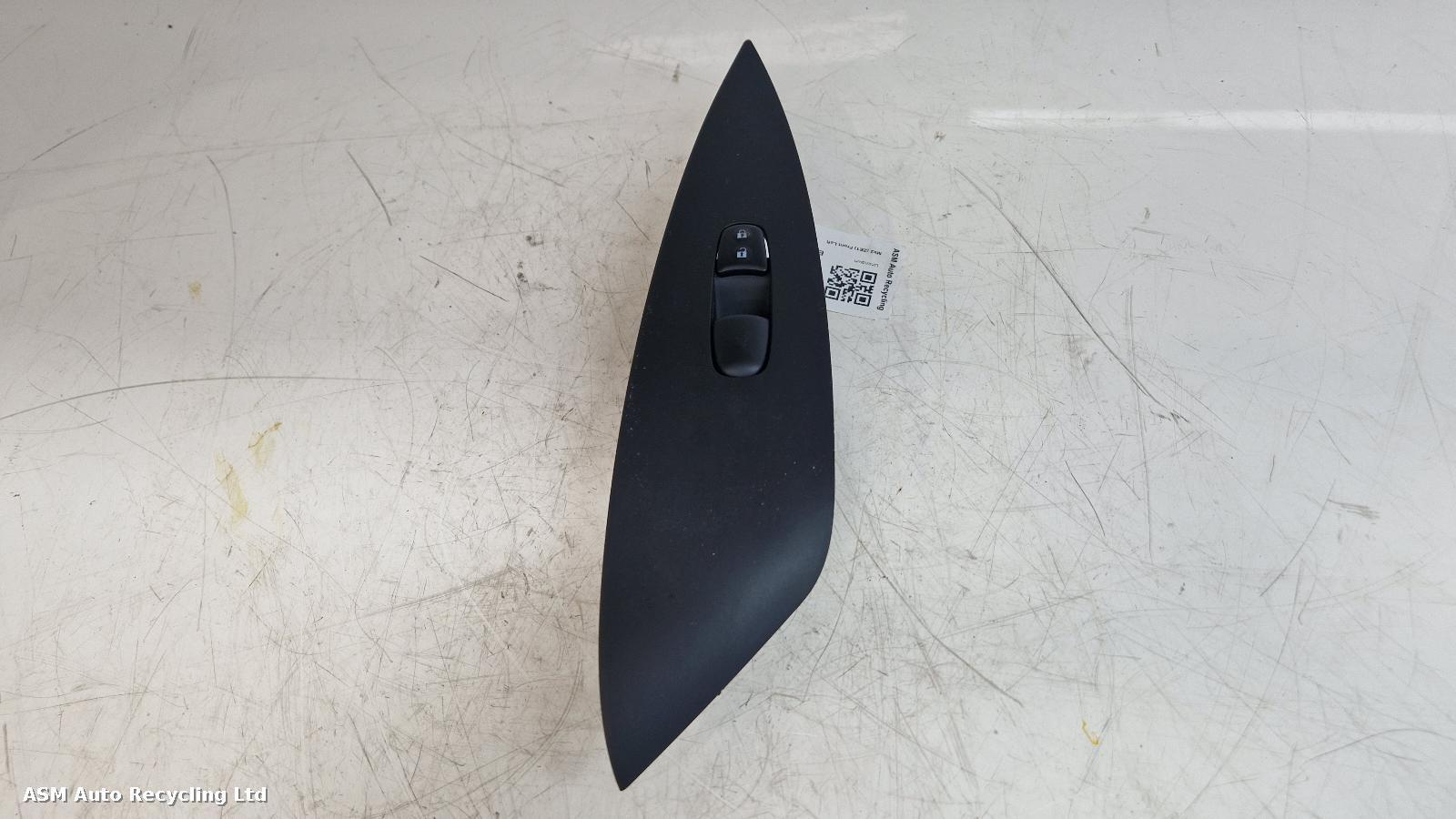 View Auto part Elect. Window Switch Nissan Leaf 2023