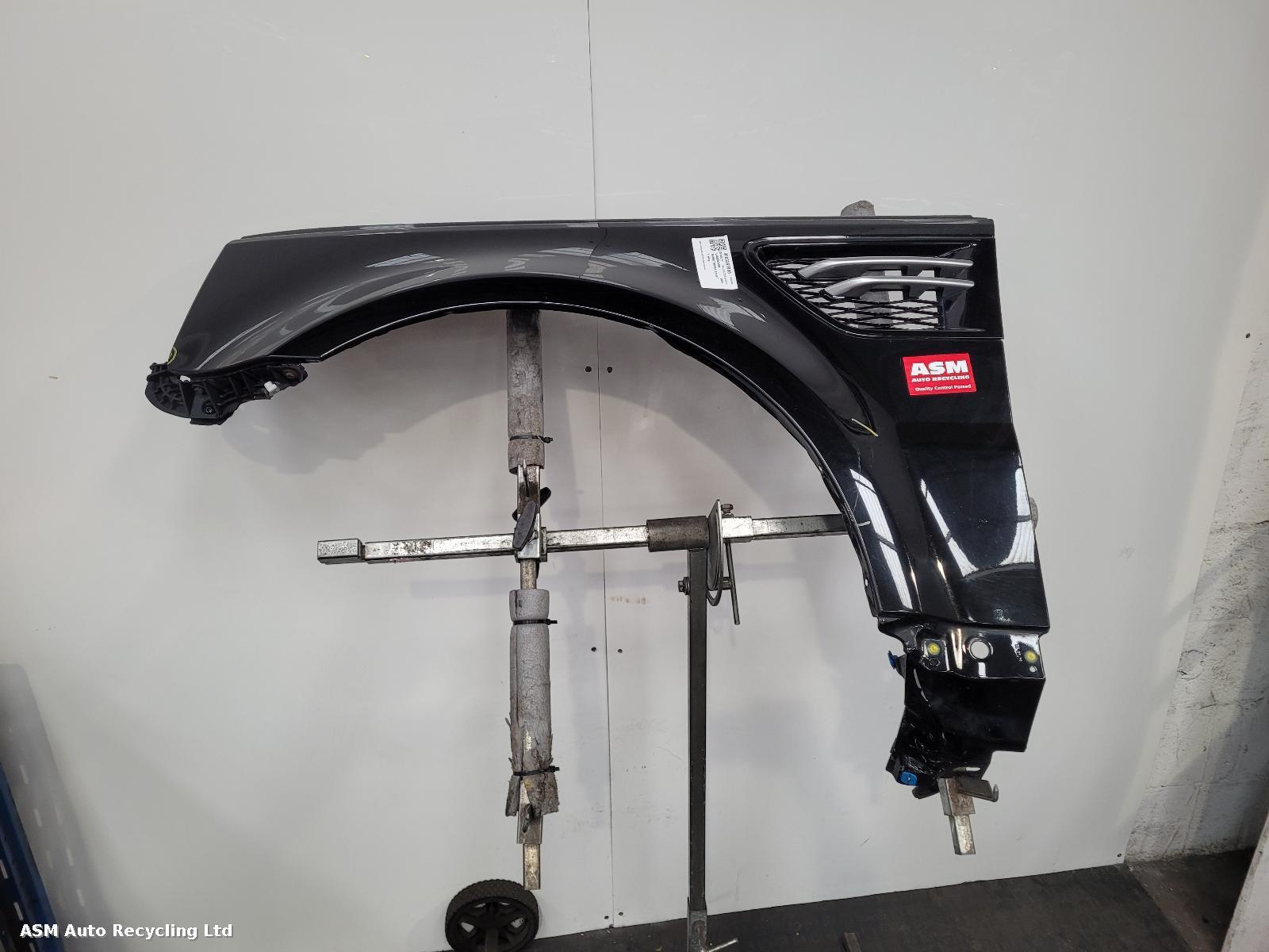 View Auto part L Wing Land Rover Range Rover Sport 2010