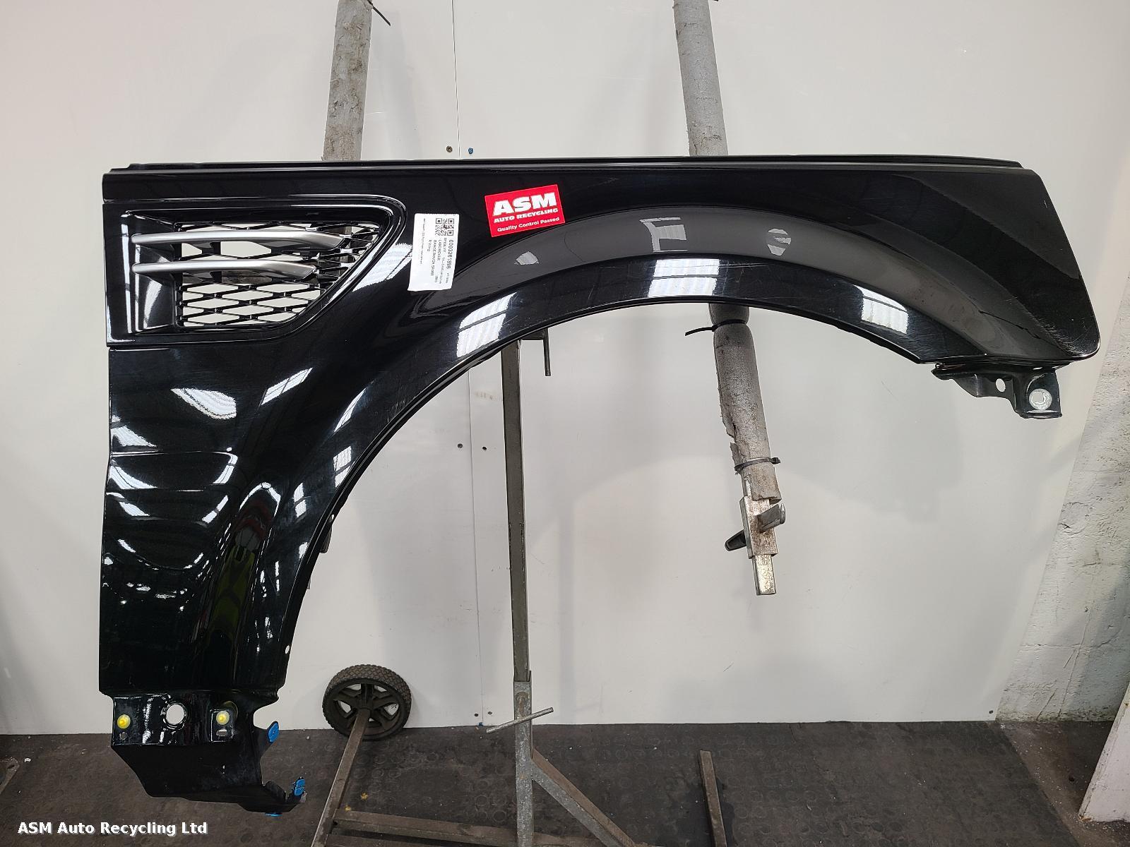 View Auto part R Wing Land Rover Range Rover Sport 2010