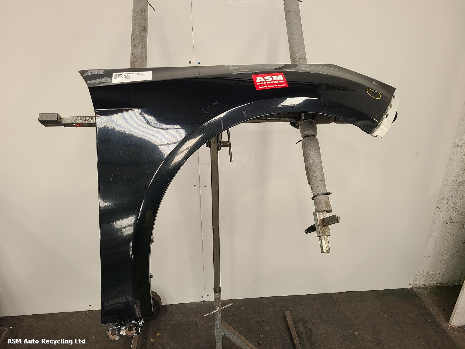 View Auto part R Wing Ford Focus 2014