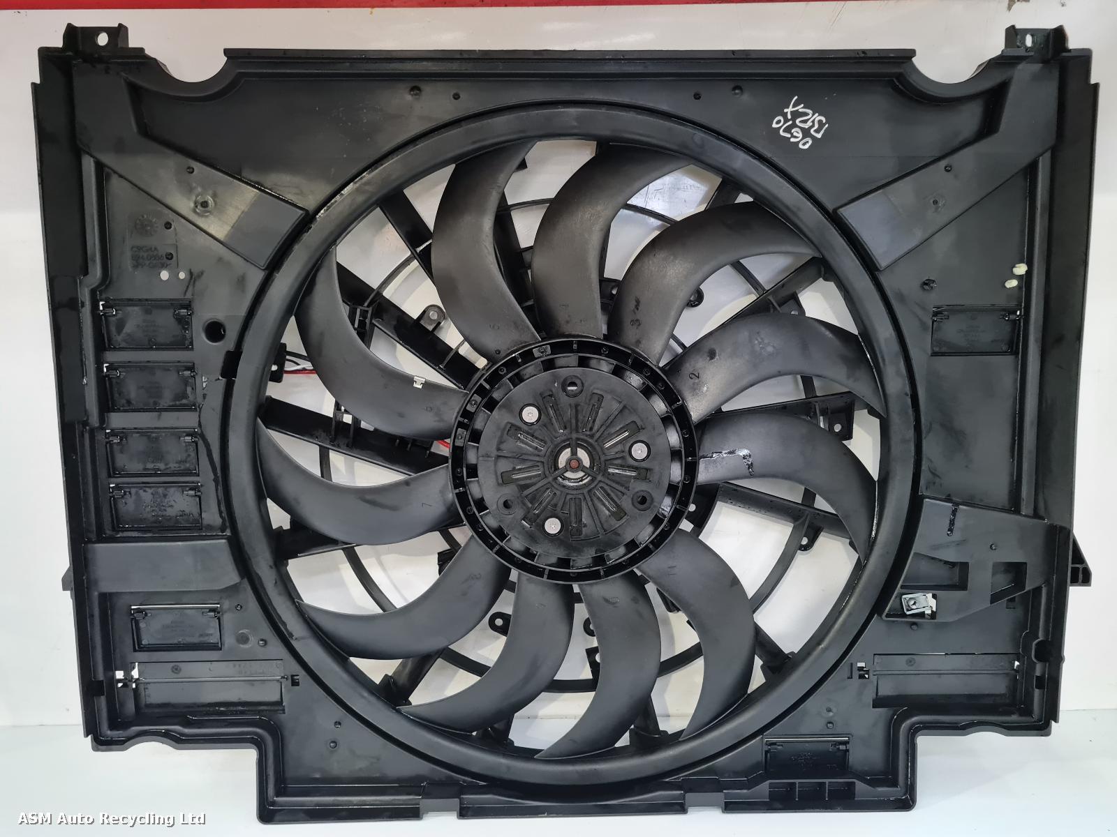 View Auto part Engine Cooling Motor Land Rover Range Rover Velar 2020