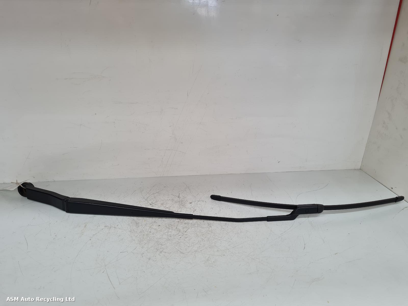 View Auto part Wiper Arm Land Rover Discovery 2020