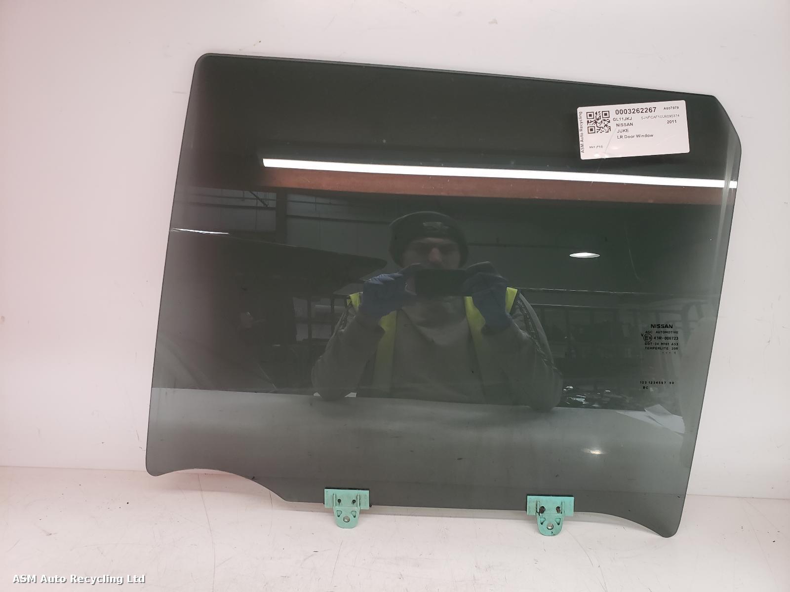 View Auto part LR Door Window Nissan Juke 2011