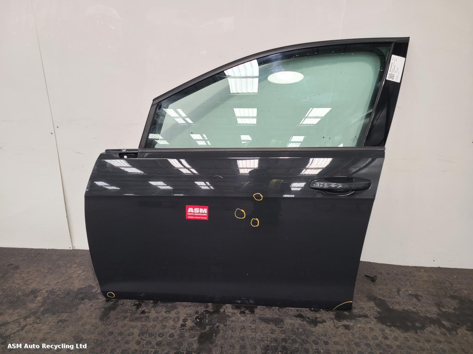 View Auto part L Front Door Volkswagen Golf 2016