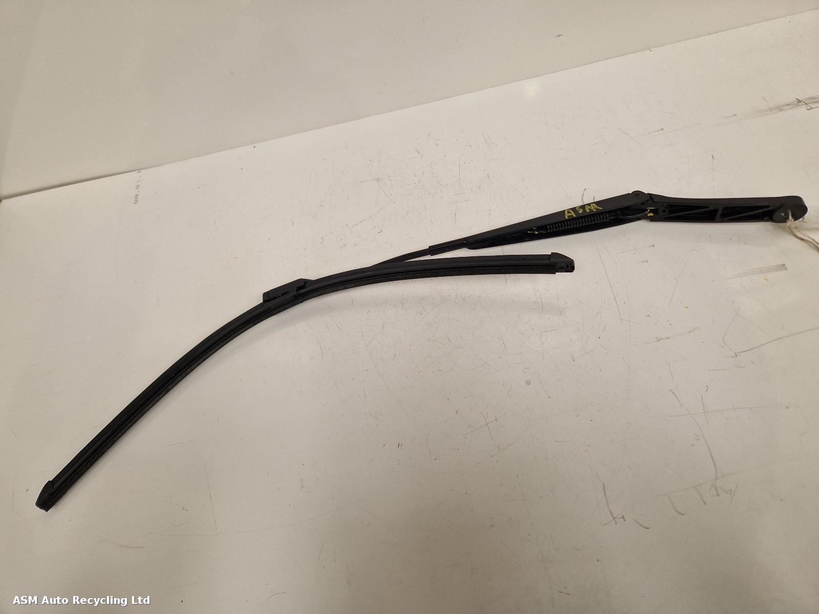 View Auto part Wiper Arm Volkswagen Golf 2016