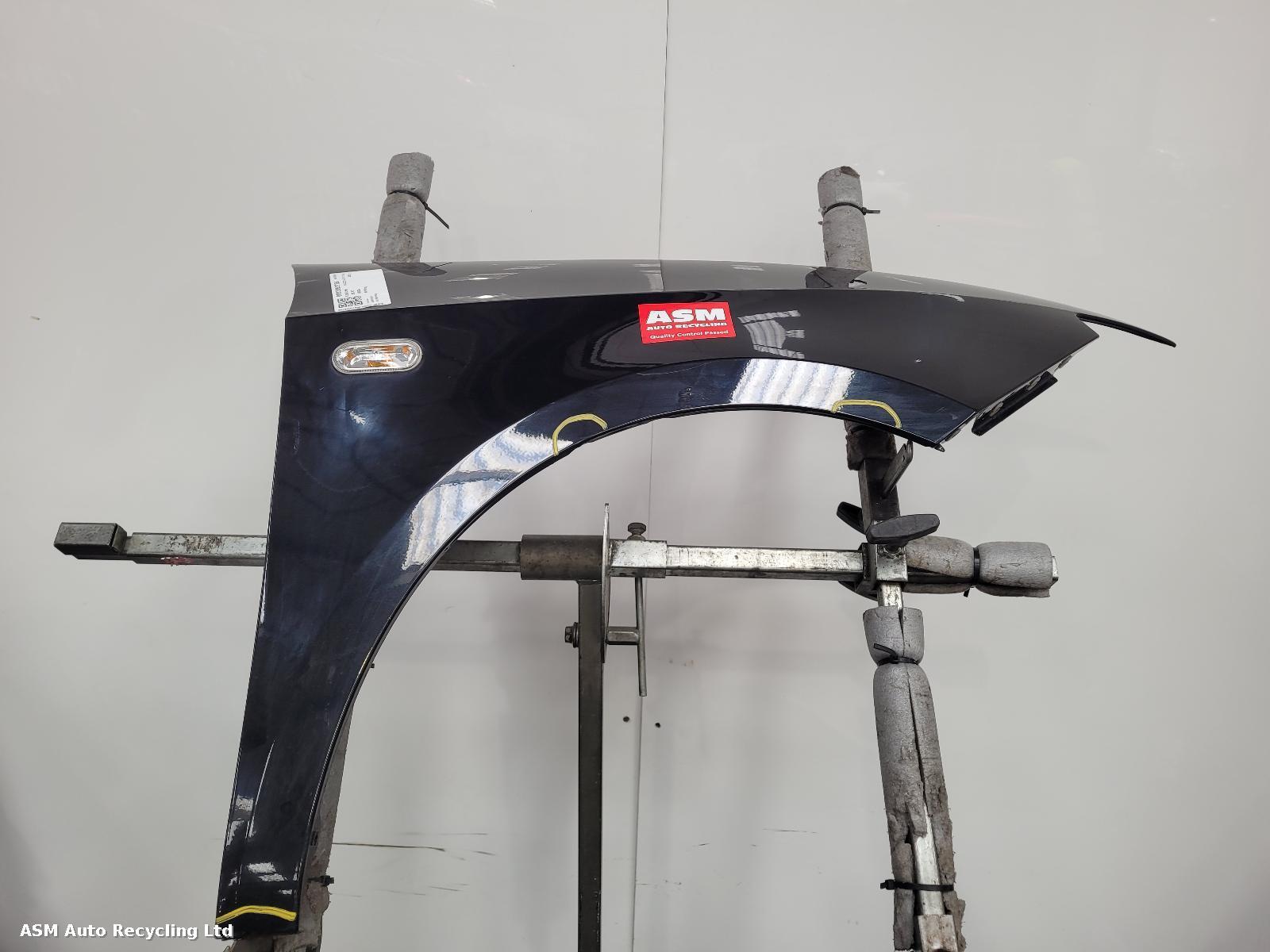 View Auto part R Wing Seat Ibiza 2012