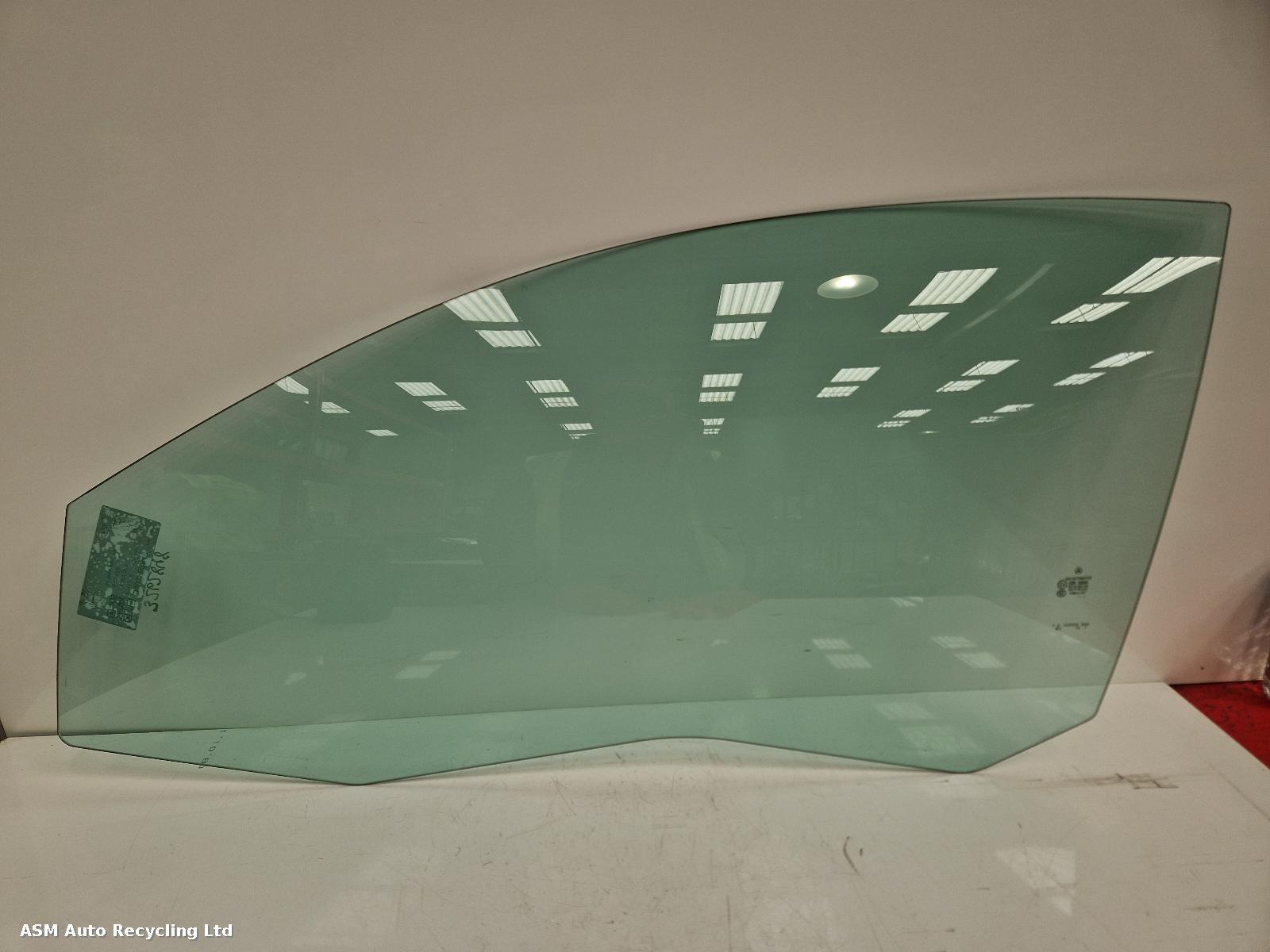 View Auto part LF Door Window Mercedes C Class 2011
