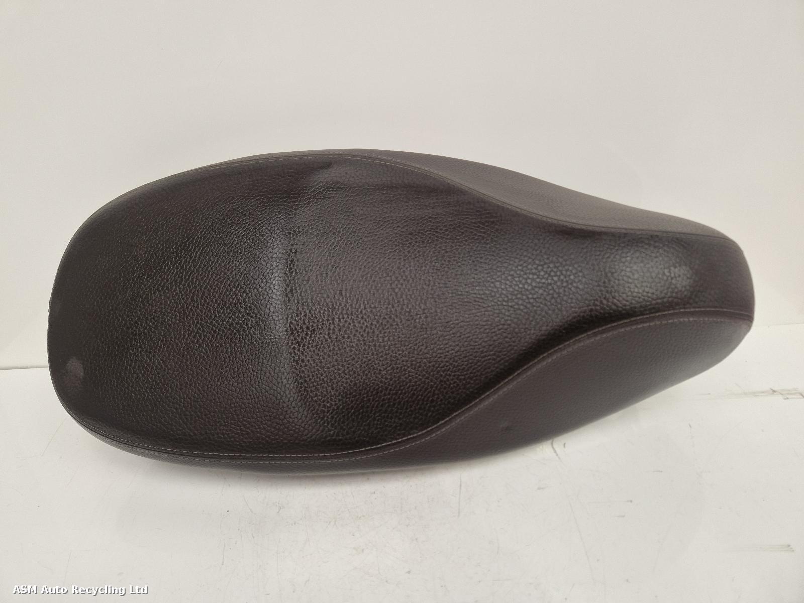 View Auto part Front Seat Vespa Primavera 2021
