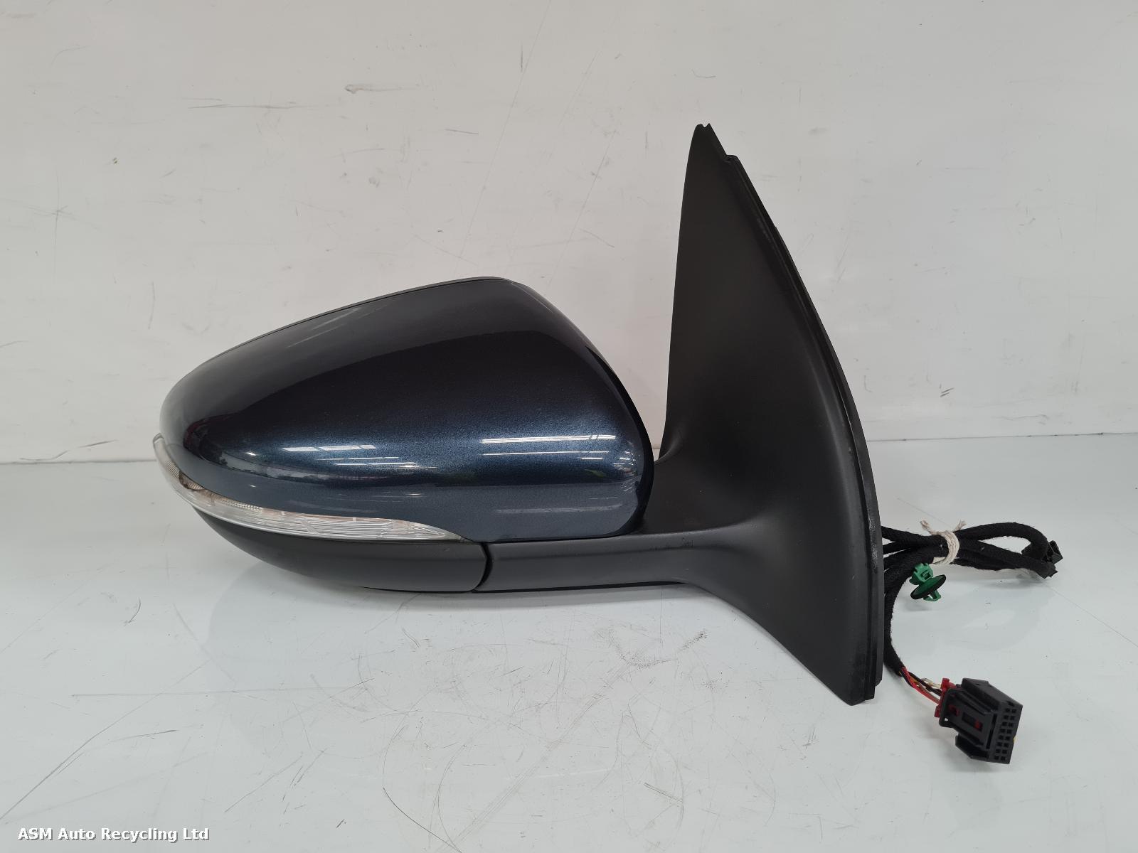 View Auto part R Door Mirror Volkswagen Golf 2009