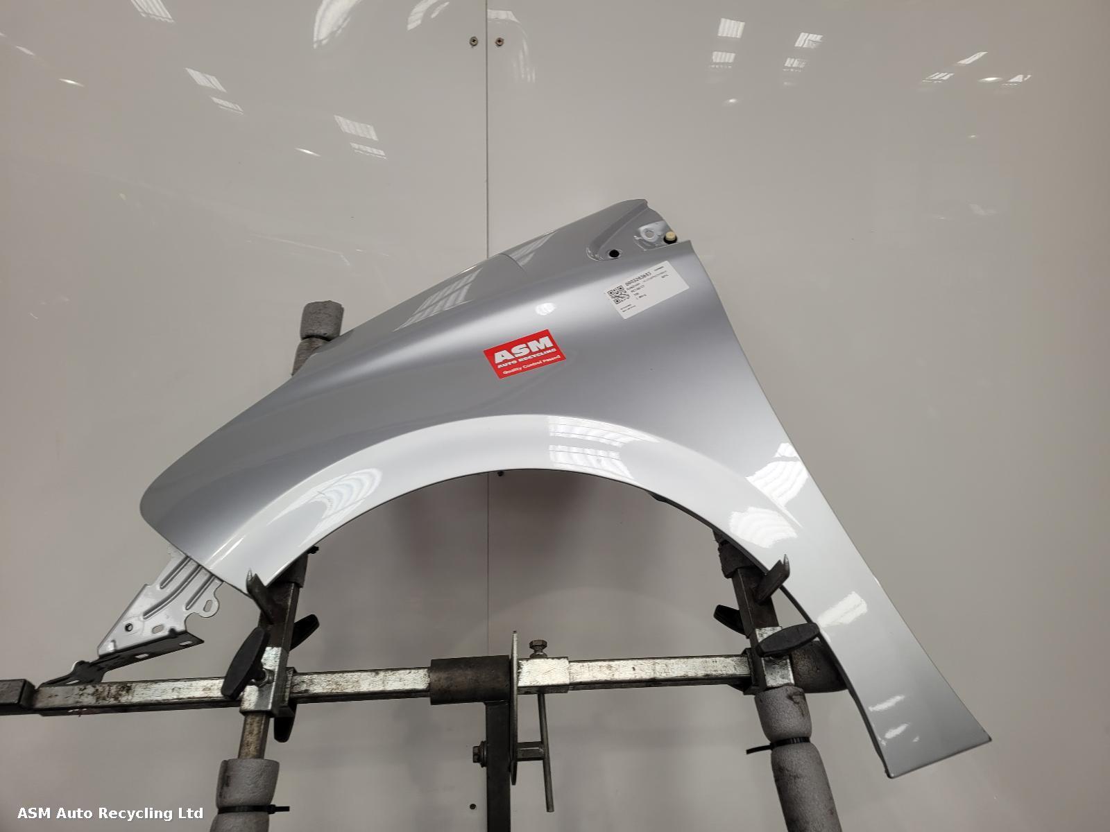 View Auto part L Wing Peugeot 208 2012