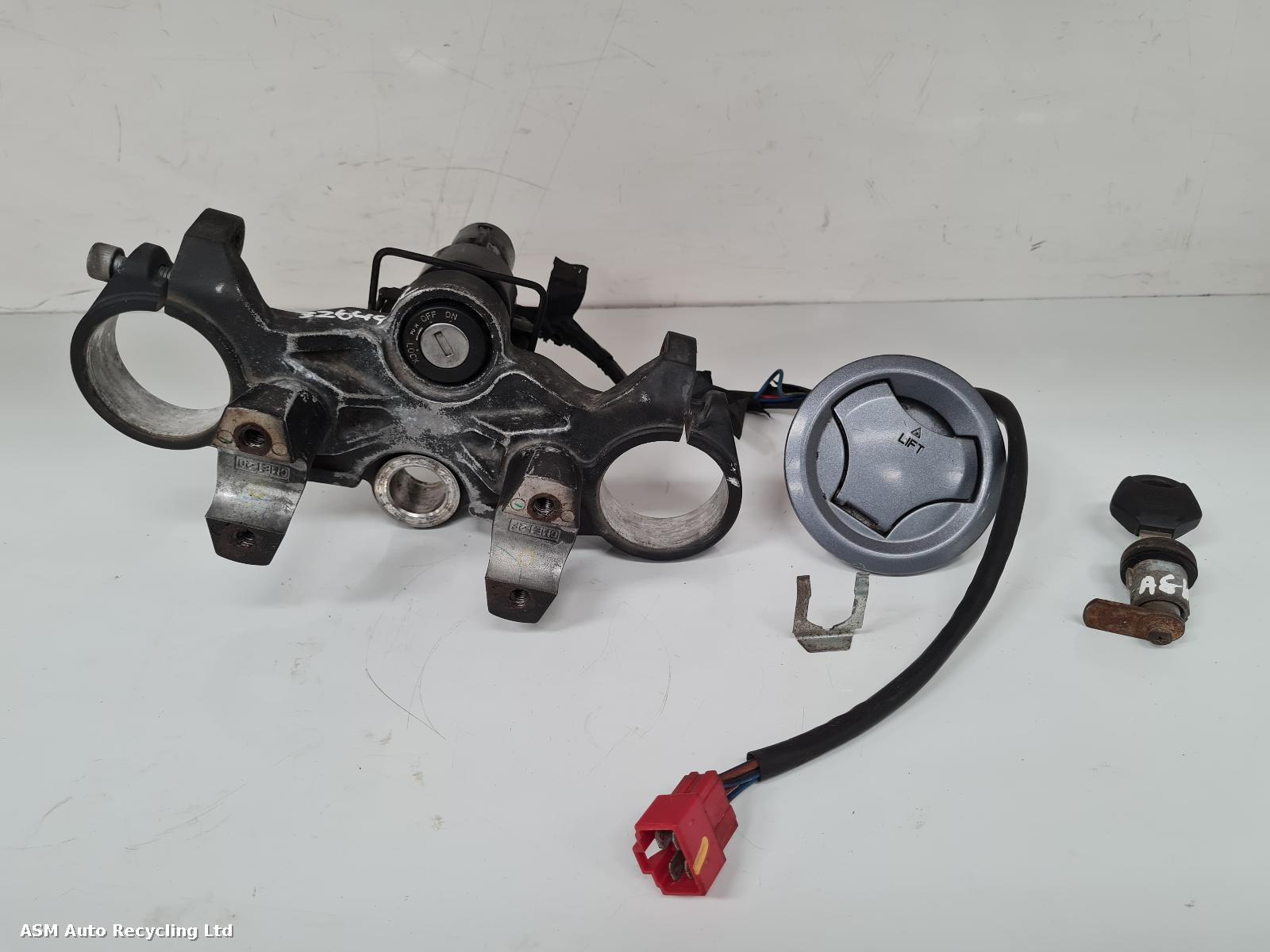 View Auto part Comp.Lock Set + Keys Yamaha Mt 125 2015