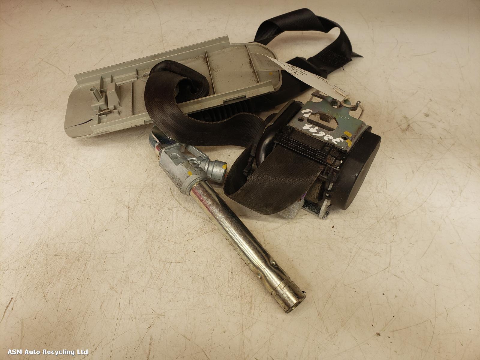 View Auto part Seat Belt Nissan Qashqai 2012