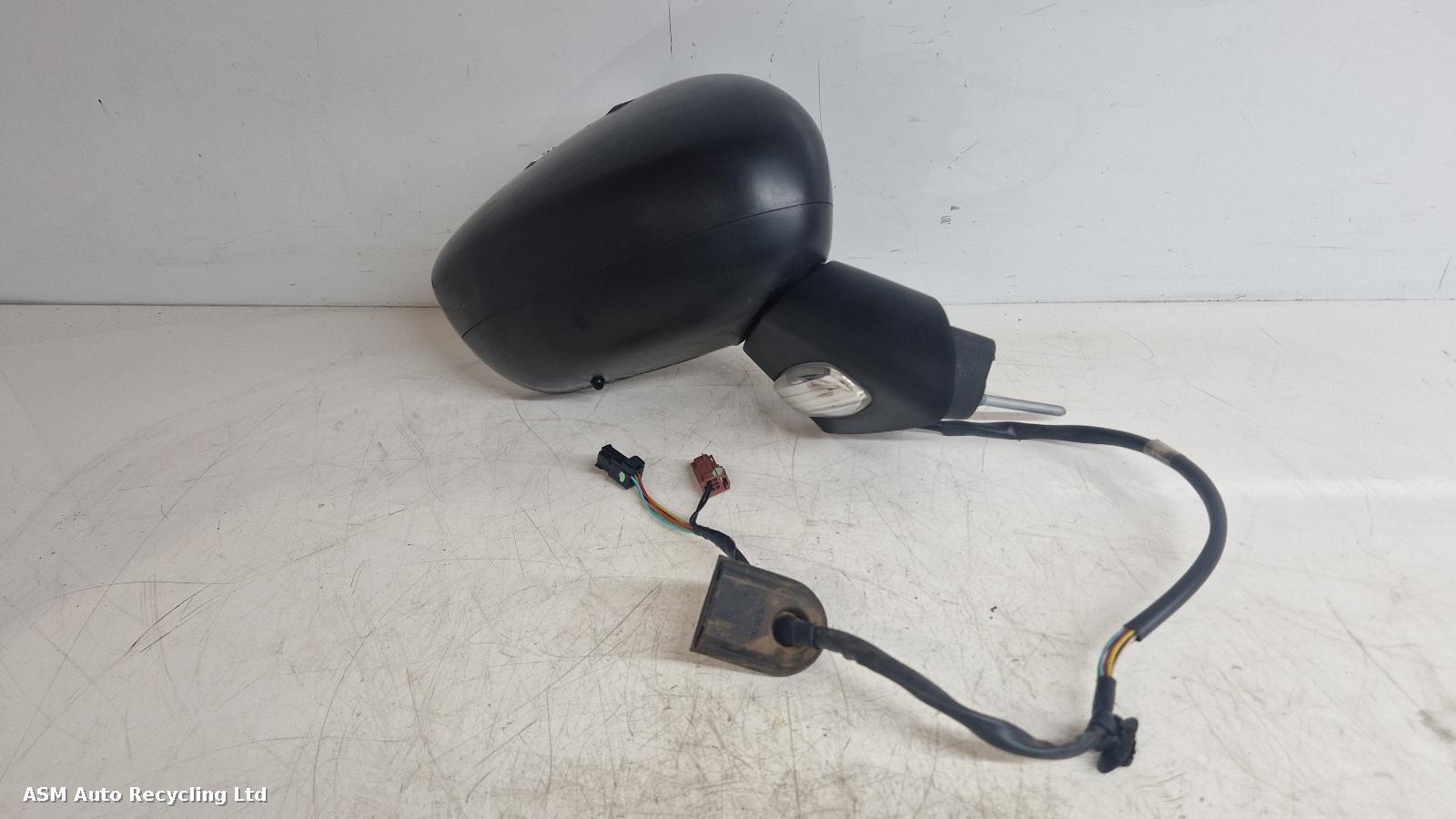 View Auto part R Door Mirror Citroen C3 2015