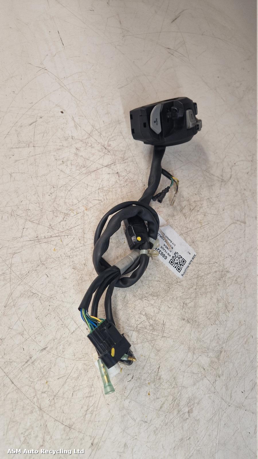 View Auto part LH Switch Gear Honda Nss 125 Forza 2024