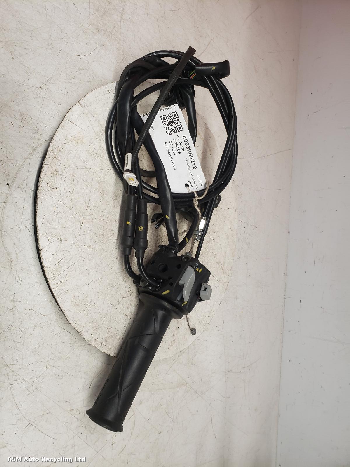 View Auto part RH Switch Gear Zontes Zt 125-c 2025