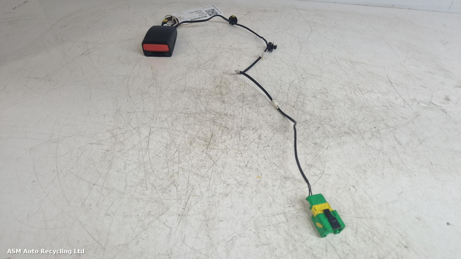 View Auto part Seat Belt Dacia Logan 2015