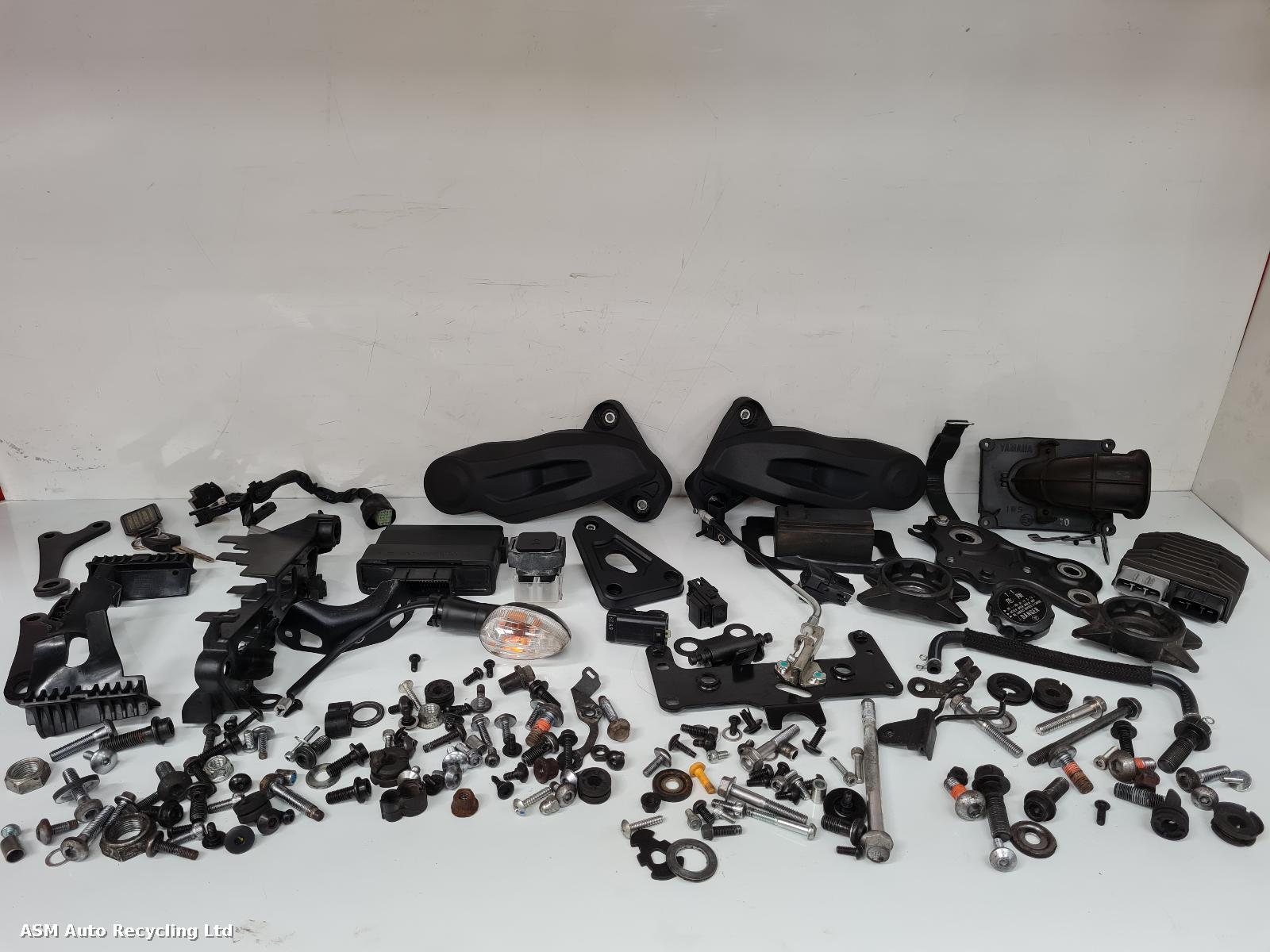 View Auto part Misc Yamaha Xsr700 2017