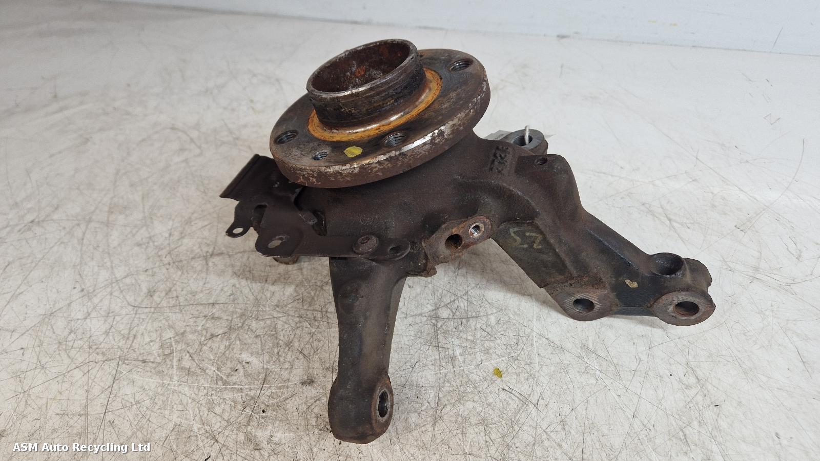 View Auto part LF Hub/Stub Axle Assembly Renault Clio 2017