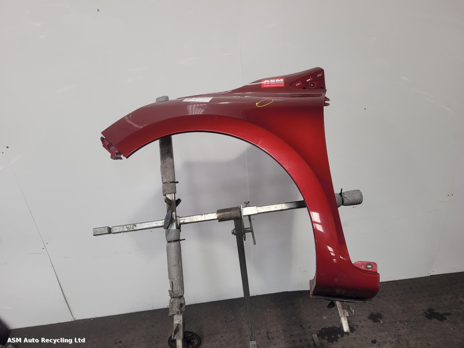 View Auto part L Wing Renault Clio 2017