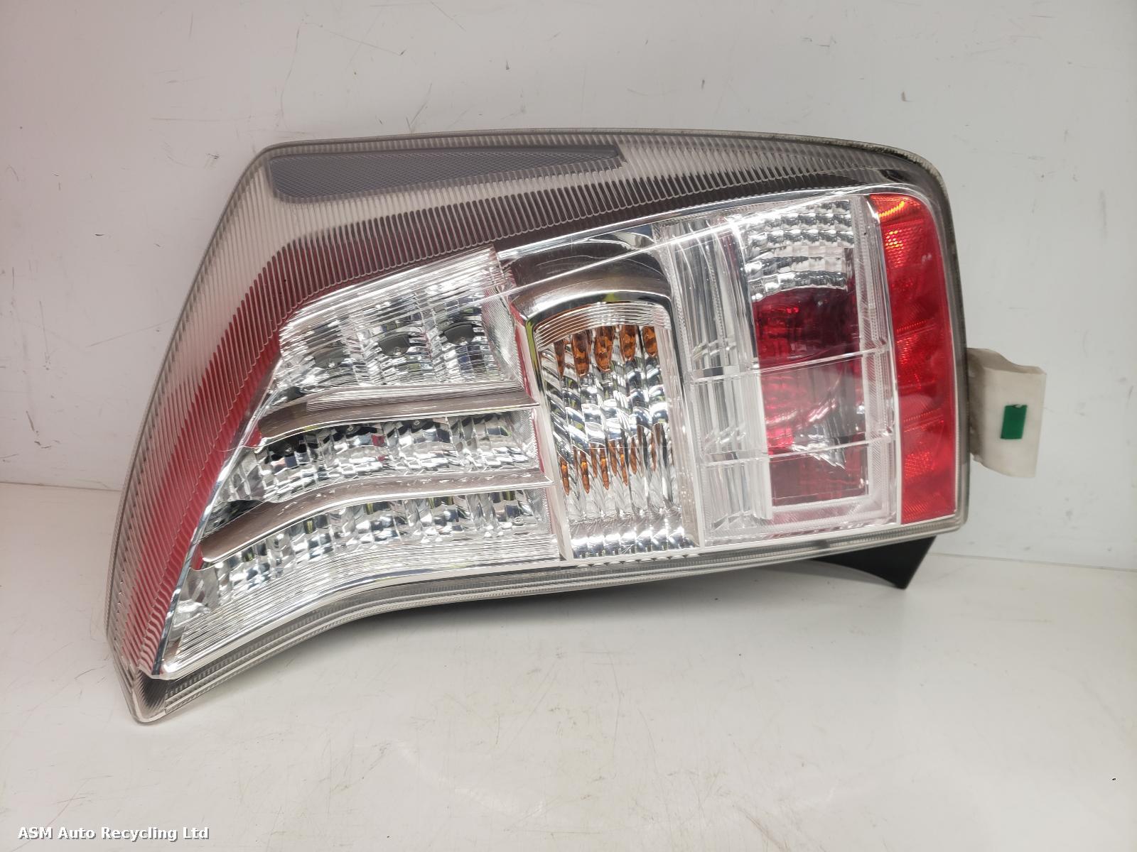 View Auto part R Taillight Toyota Prius 2010