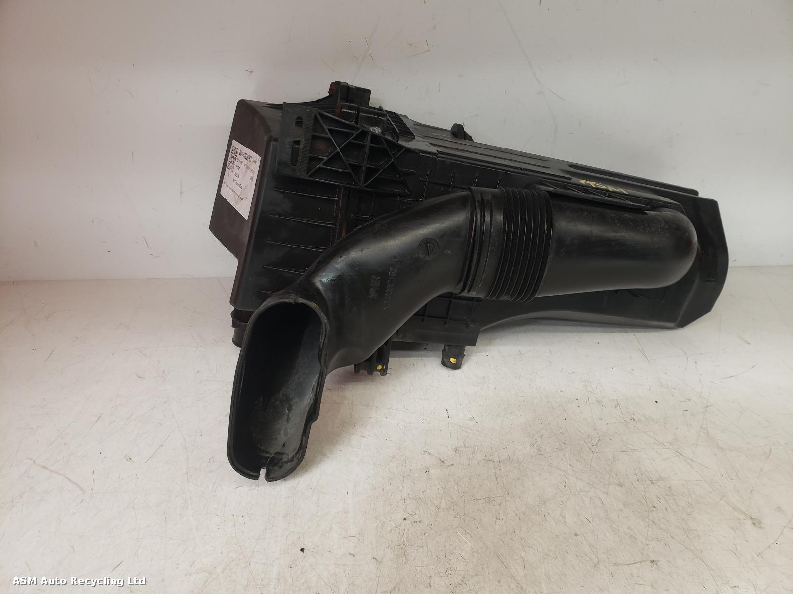 View Auto part Air Cleaner/Box Ford Fiesta 2011