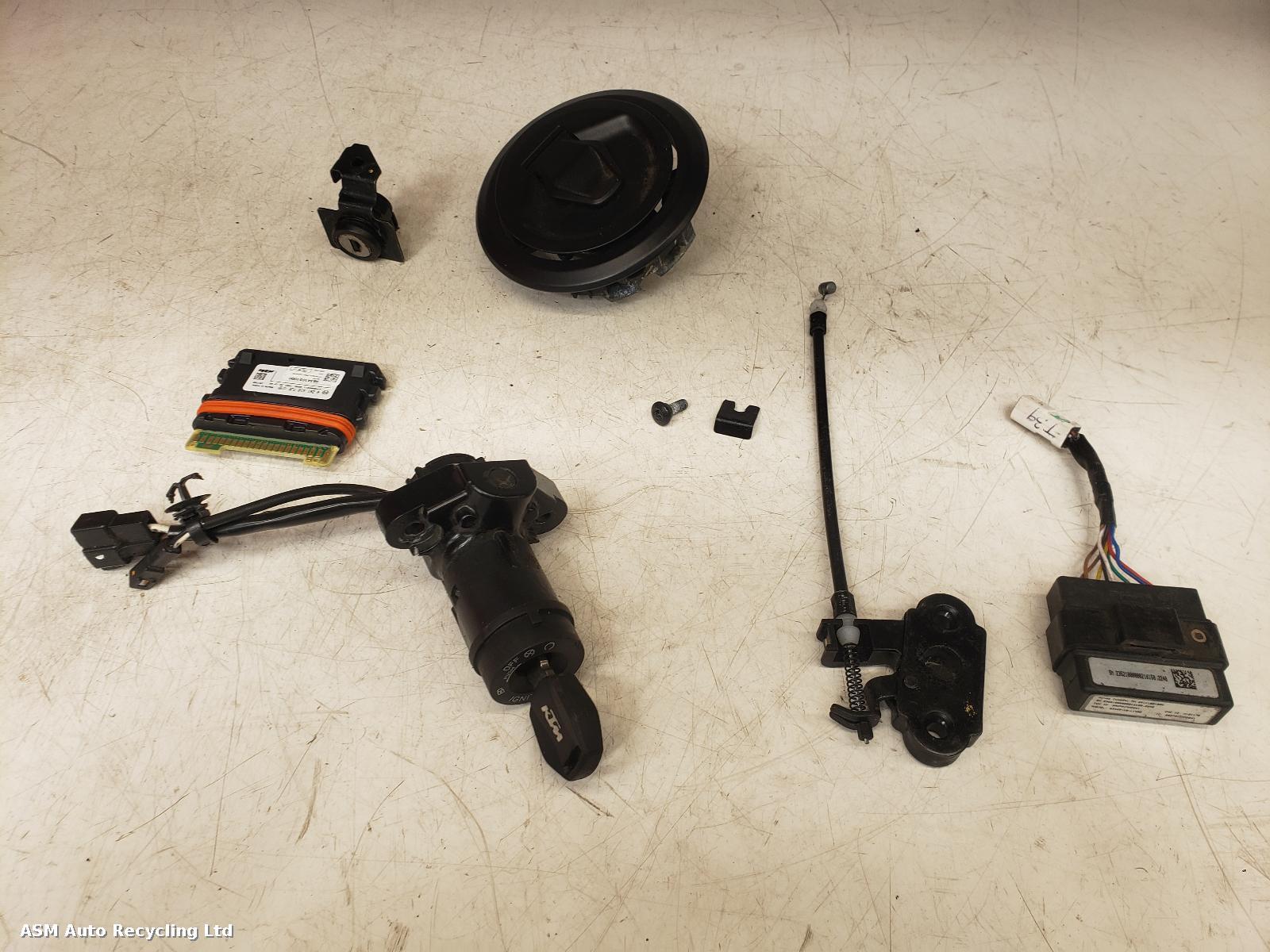View Auto part Comp.Lock Set + Keys Ktm 125 Duke 2024