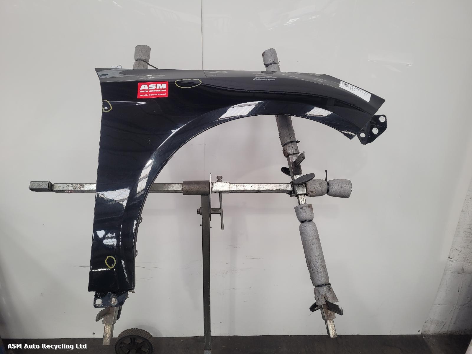 View Auto part R Wing Ford Focus 2015