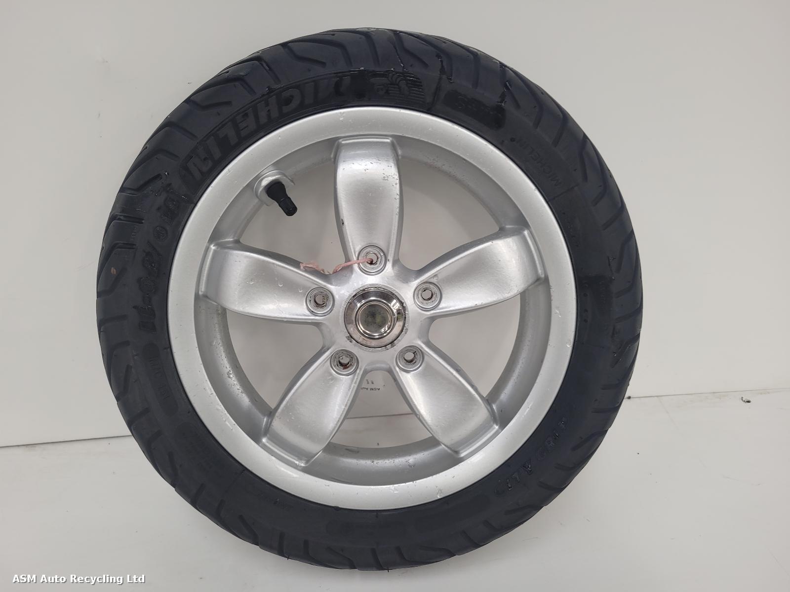 View Auto part Wheel Piaggio Vespa Primavera 50 2017