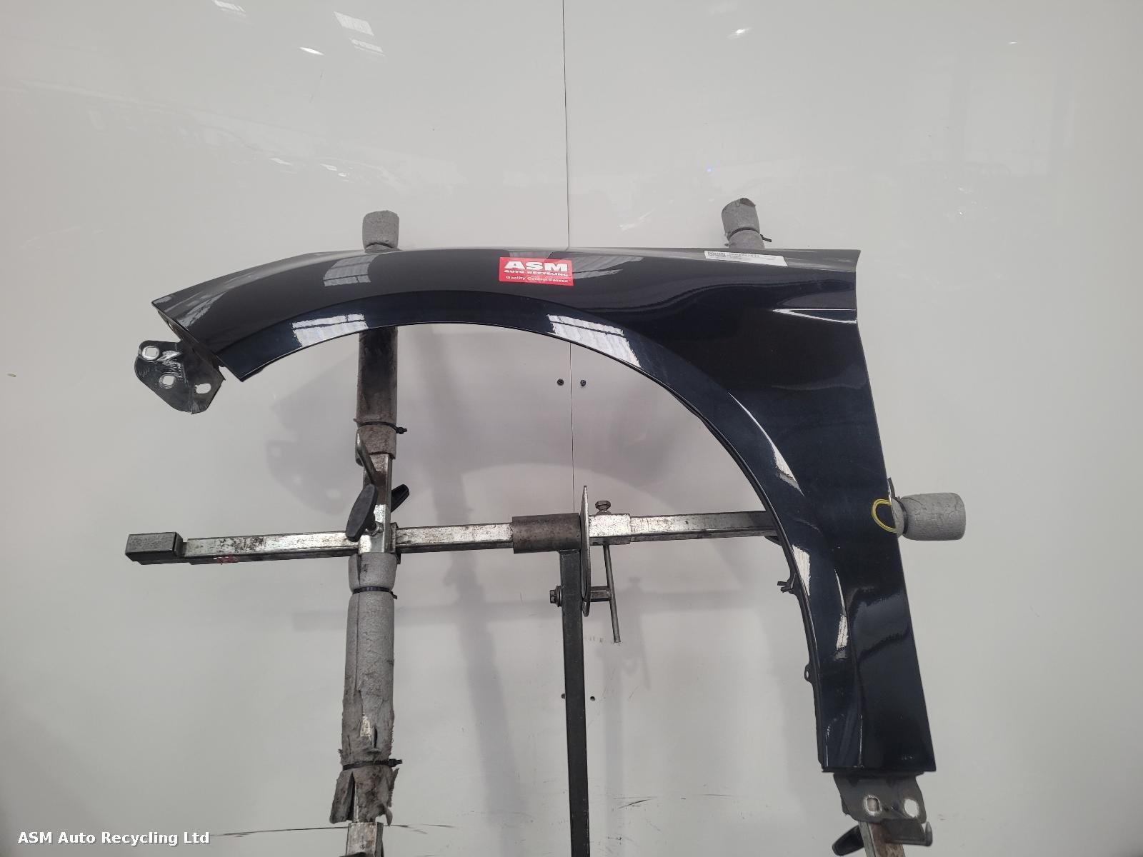 View Auto part L Wing Ford Focus 2012
